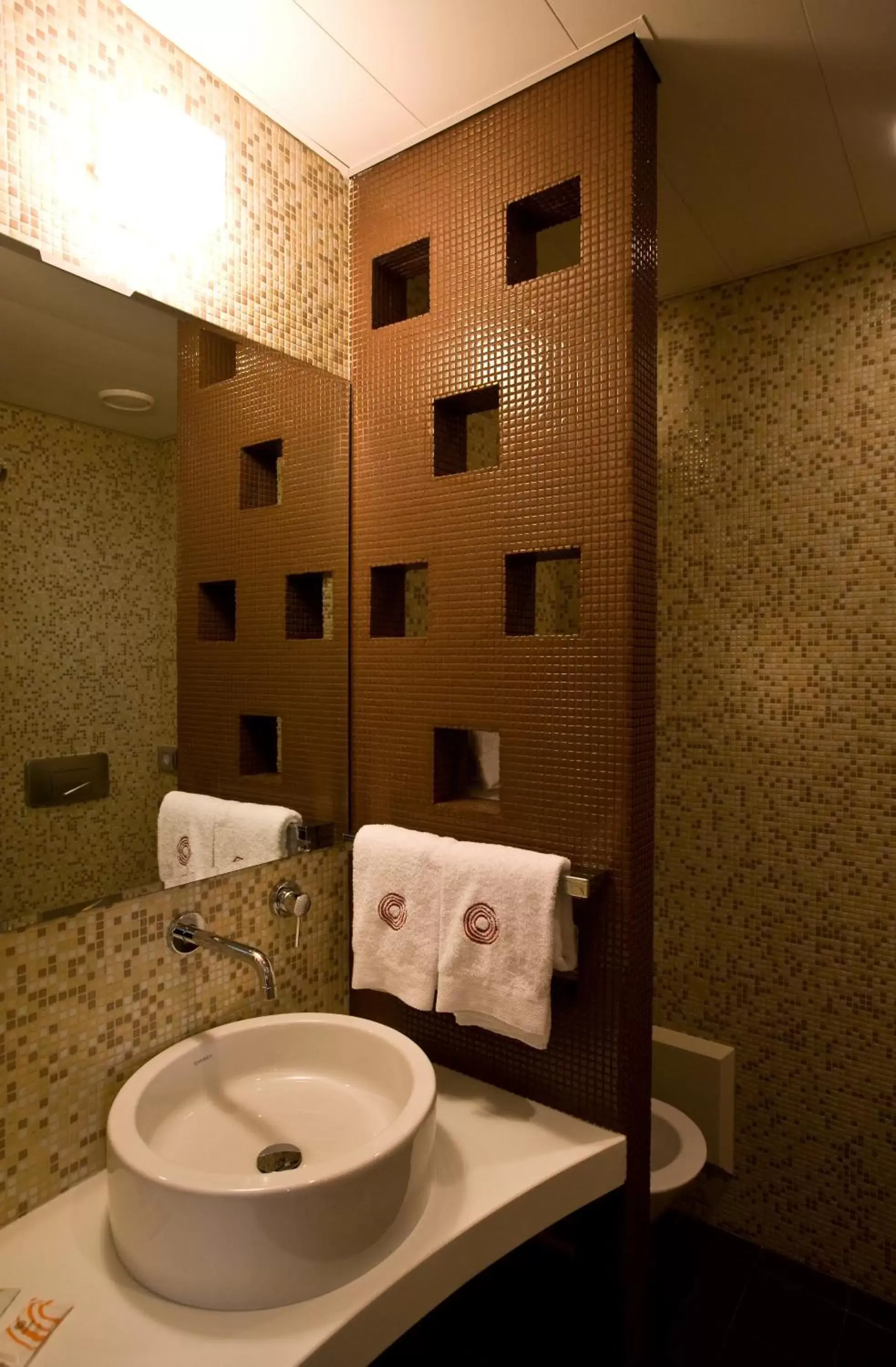 Bathroom in Eos Hotel