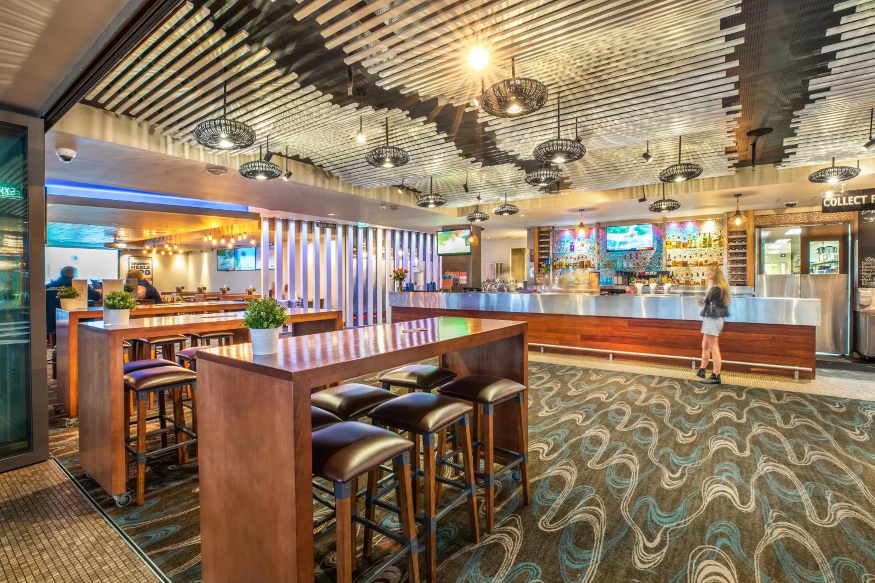 Lounge or bar, Lounge/Bar in Narrabeen Sands Hotel by Nightcap Plus