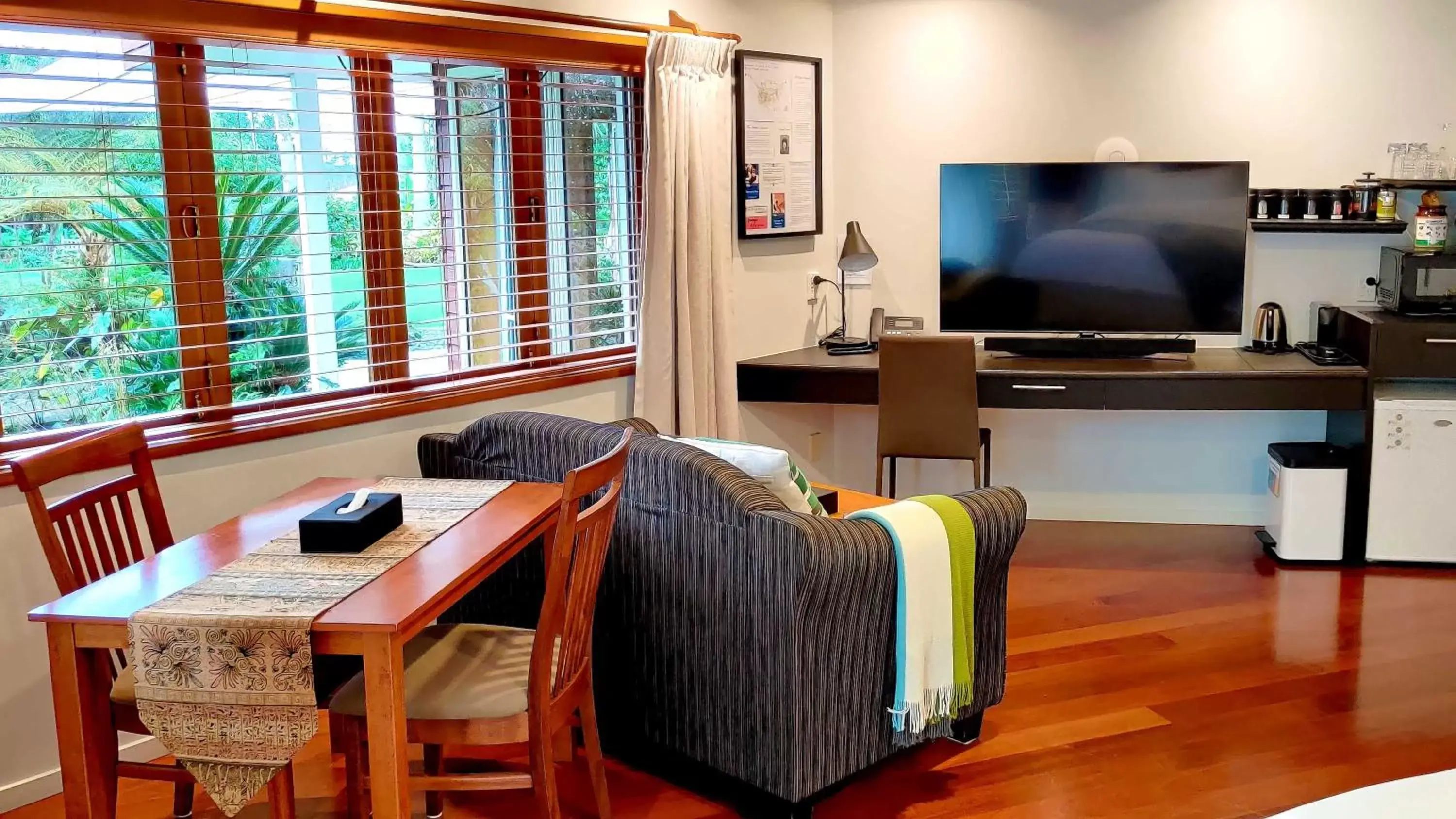 Living room, TV/Entertainment Center in Moon Gate Villa