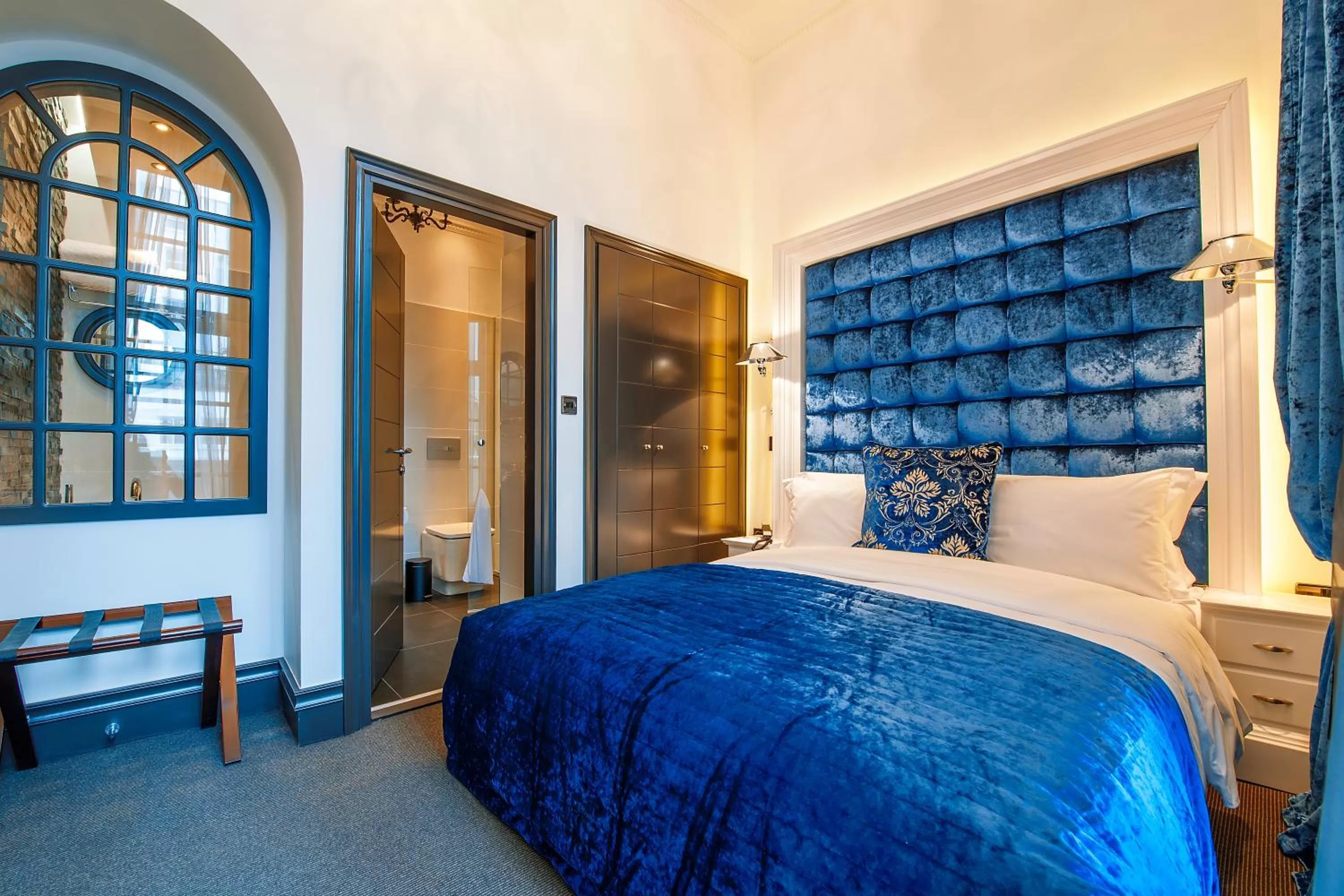 Bedroom, Bed in The Exhibitionist Hotel