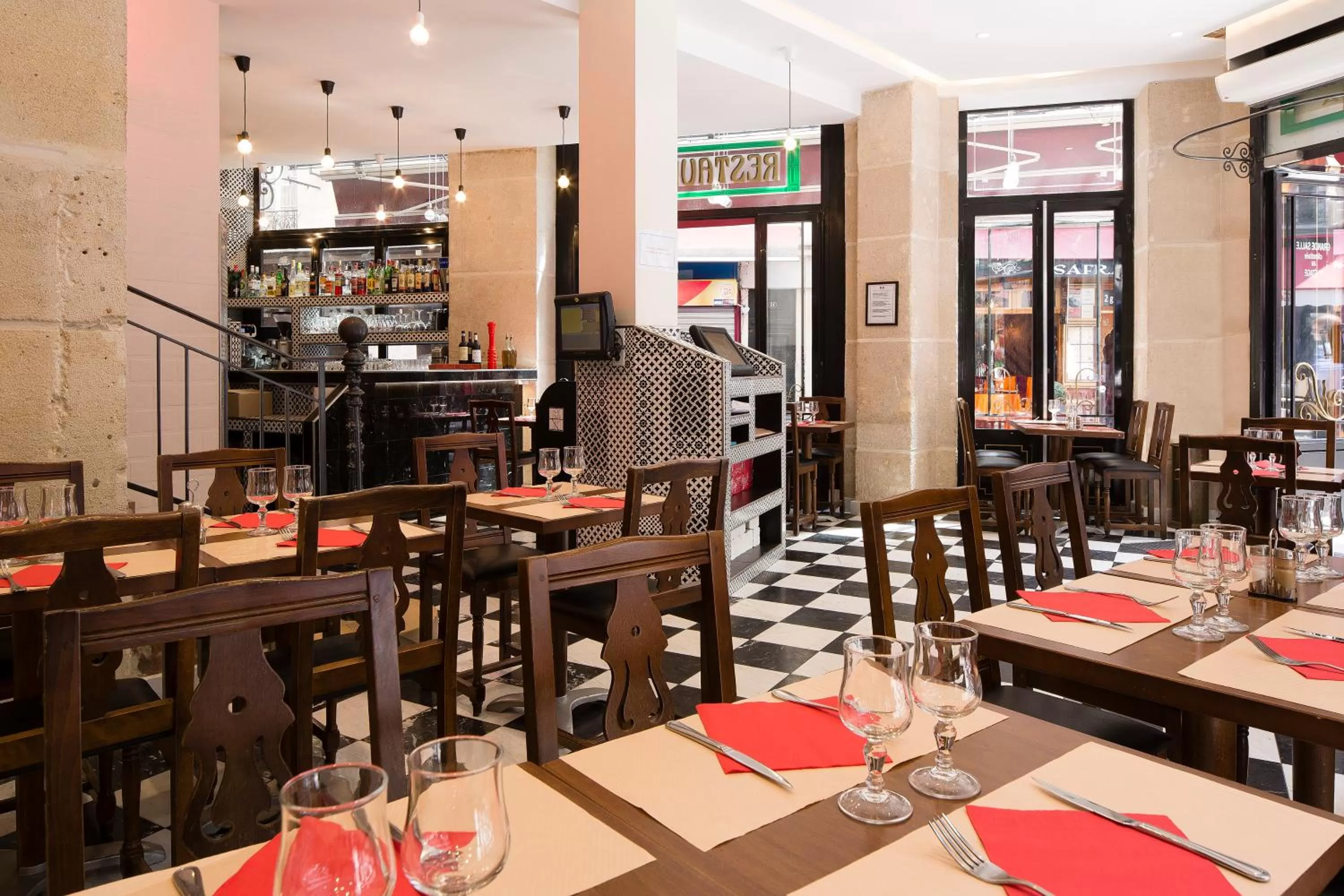 Restaurant/places to eat in Europe Saint Severin-Paris Notre Dame