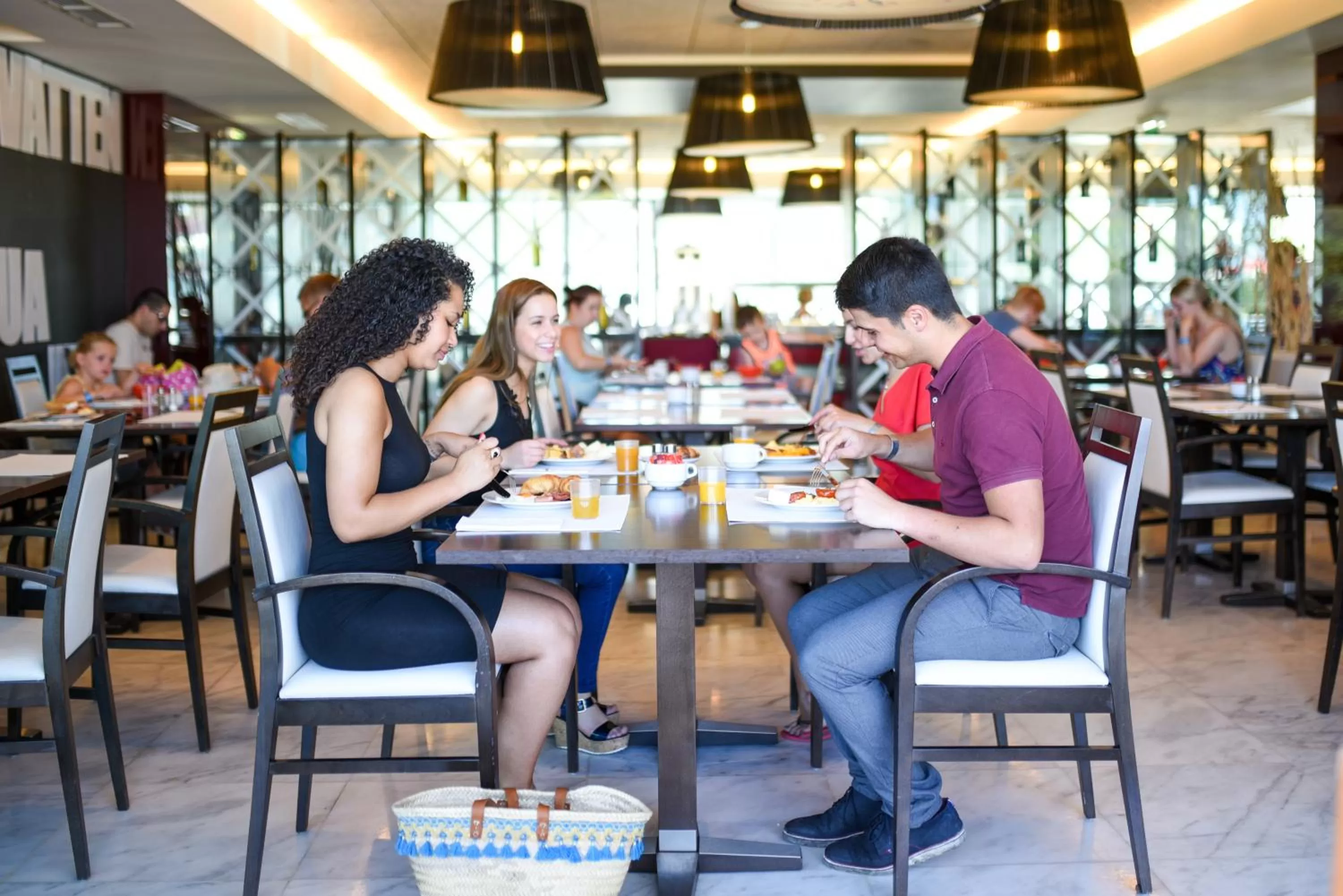 Breakfast in Aquashow Park Hotel