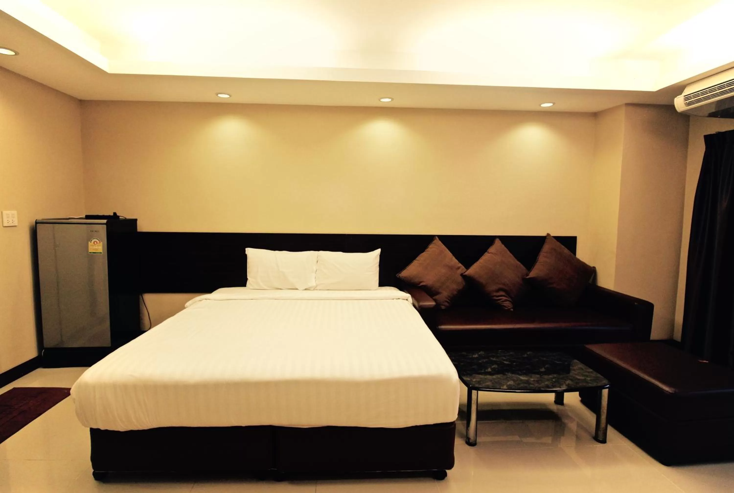 Bed in KKinn South Pattaya
