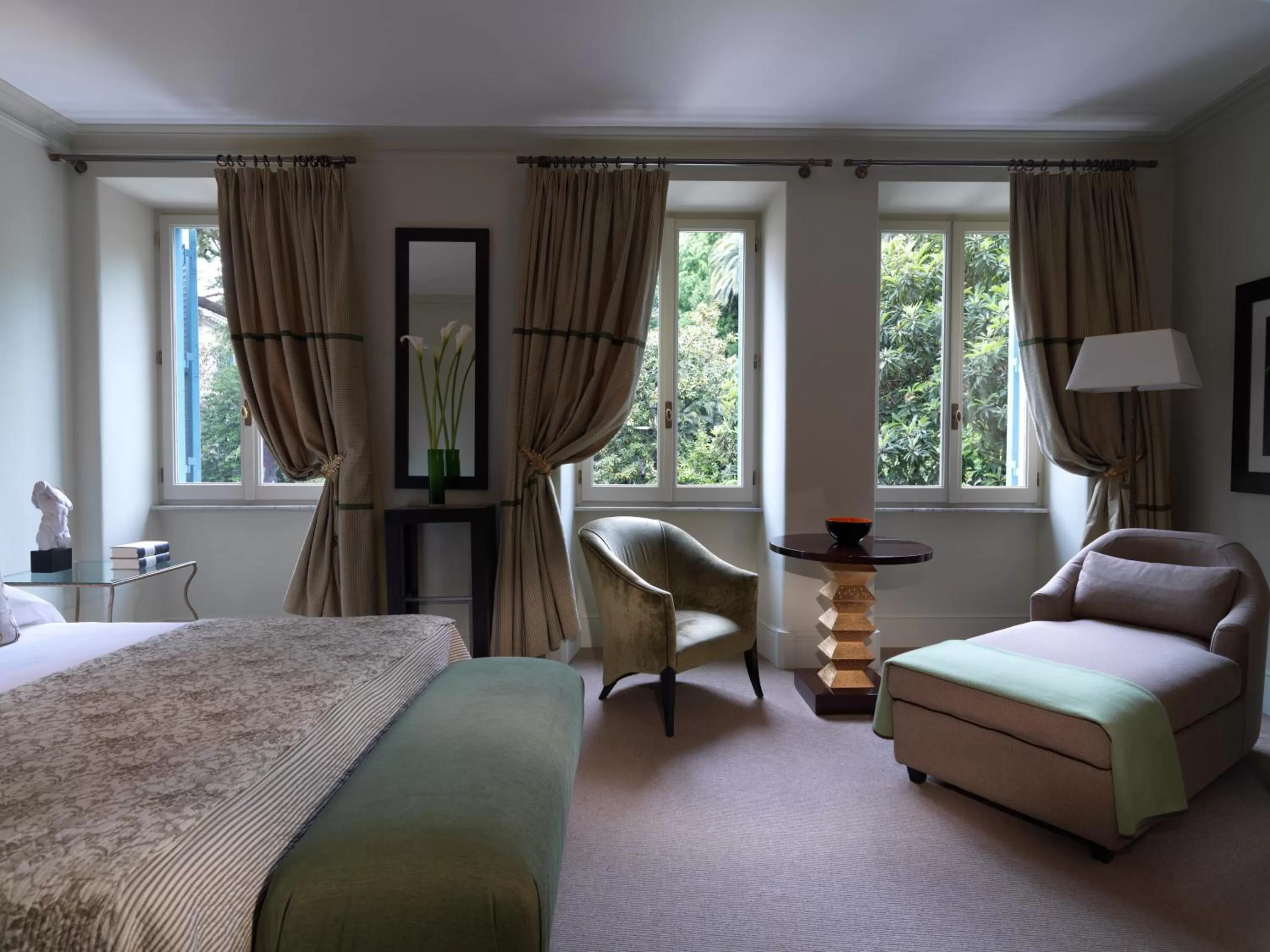 Photo of the whole room, Bed in Rocco Forte Hotel De Russie