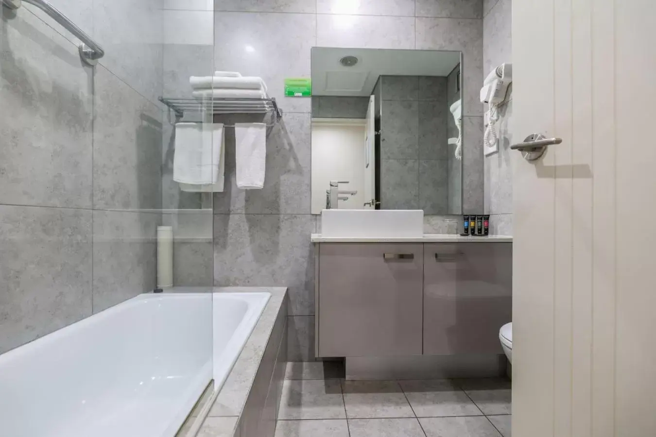 Bathroom in Argus Hotel Darwin