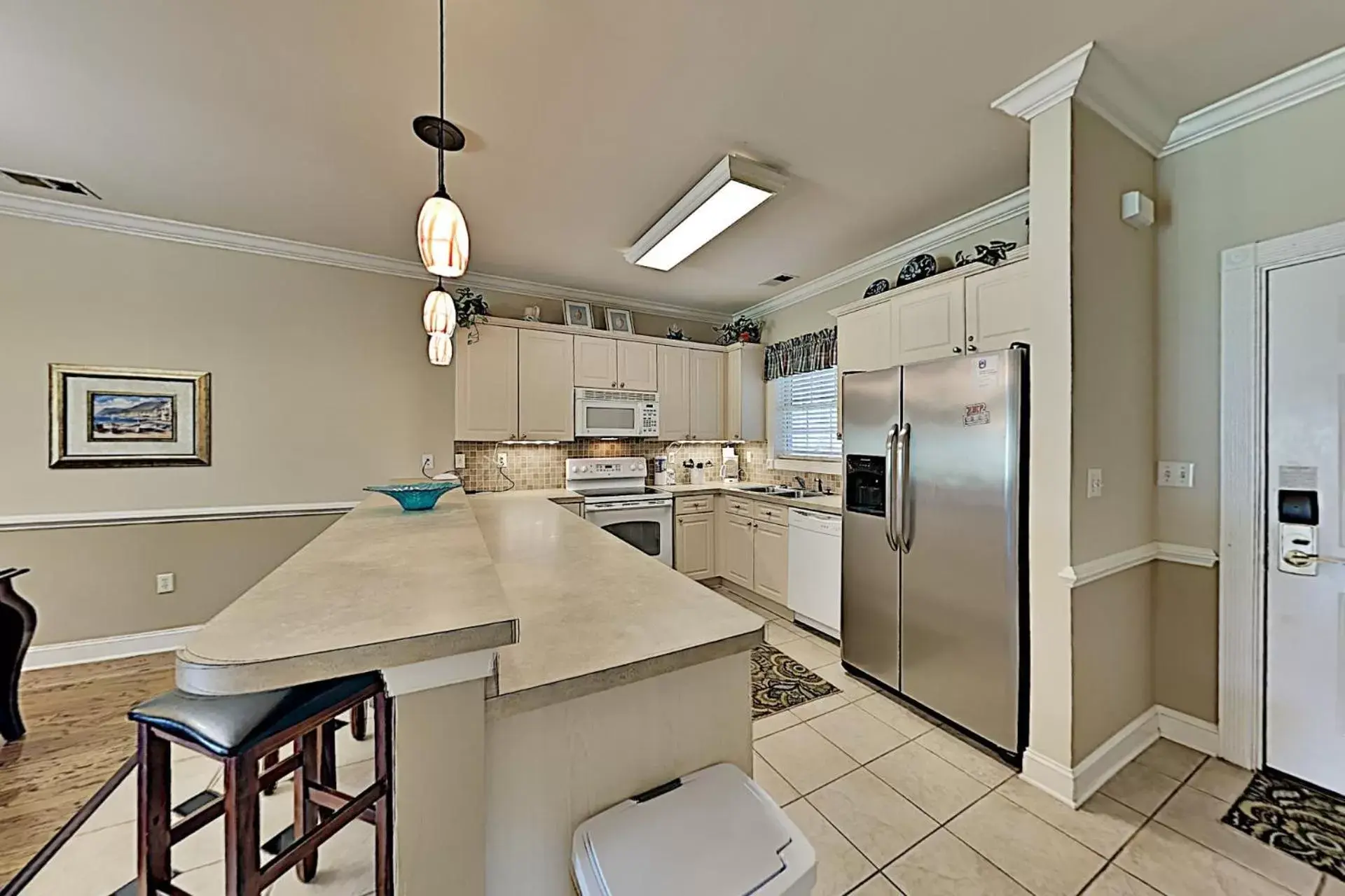 Kitchen or kitchenette, Kitchen/Kitchenette in Myrtlewood Condos