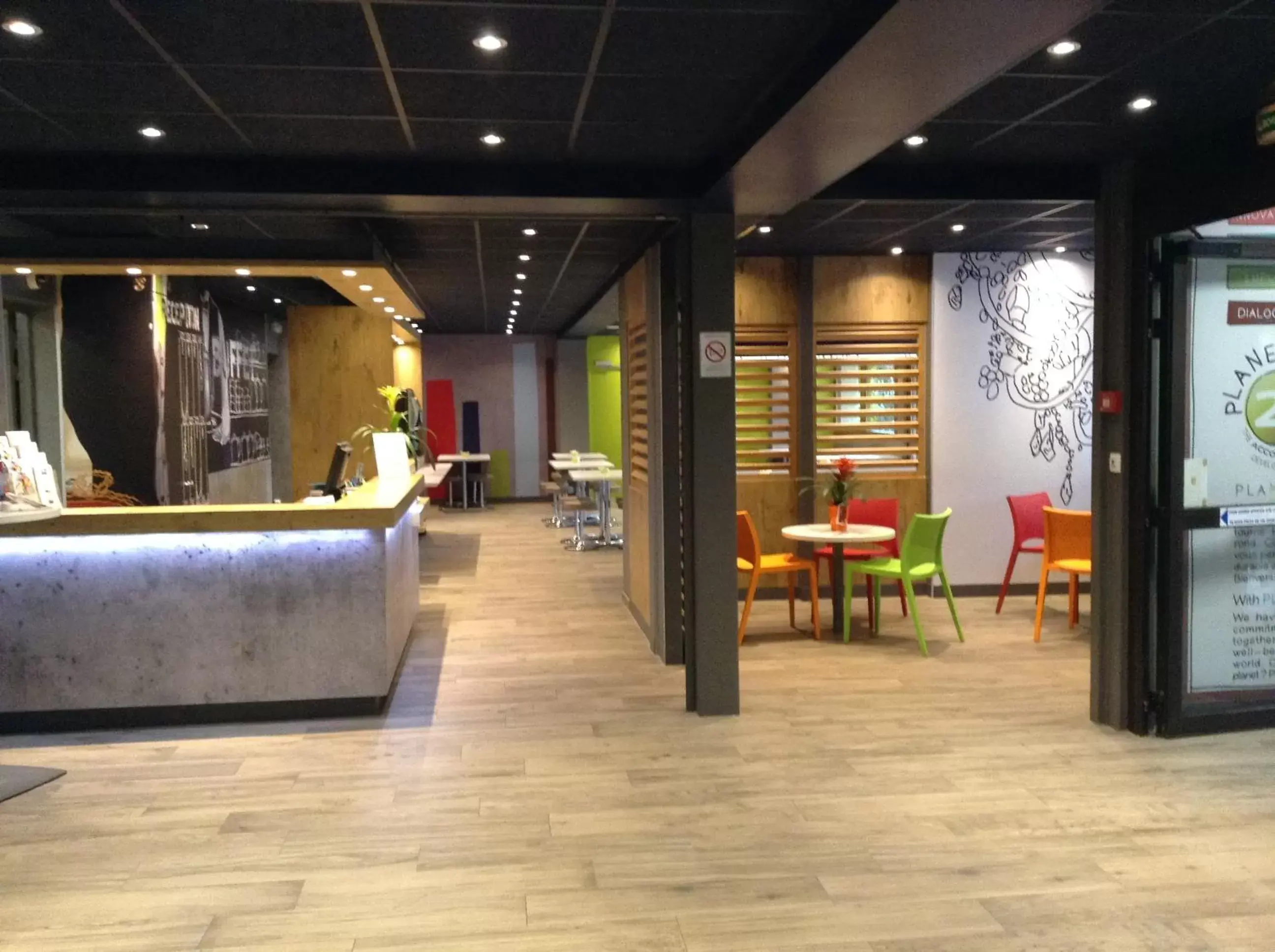 Lobby or reception in Ibis Budget Avignon Nord