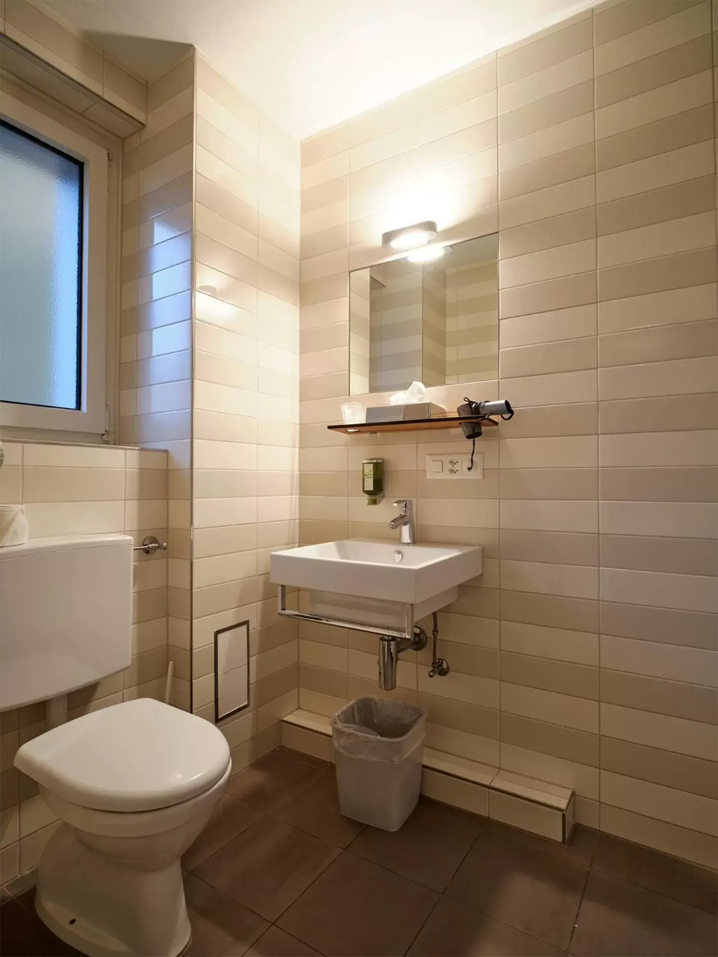 Toilet, Bathroom in Hotel Astoria