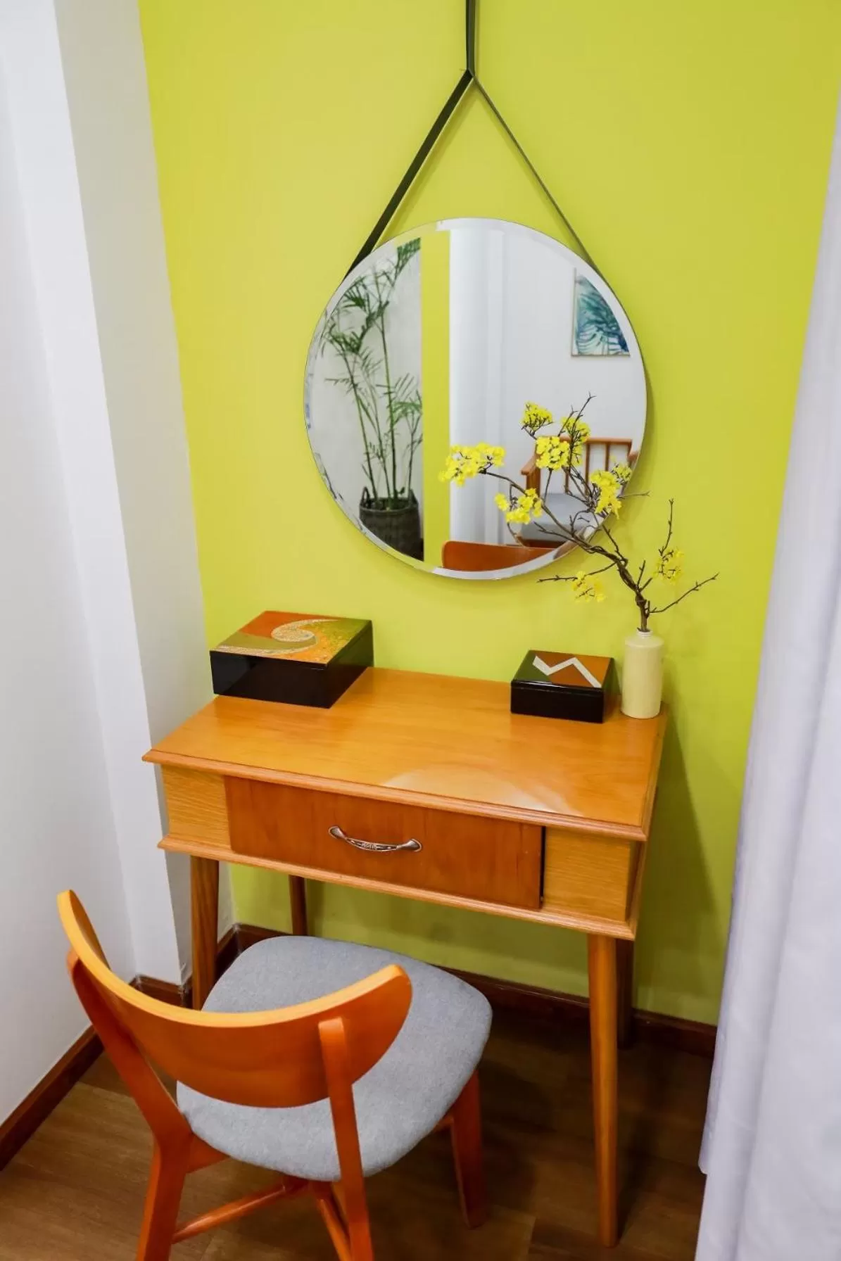 hair dresser in Chez Mimosa Local