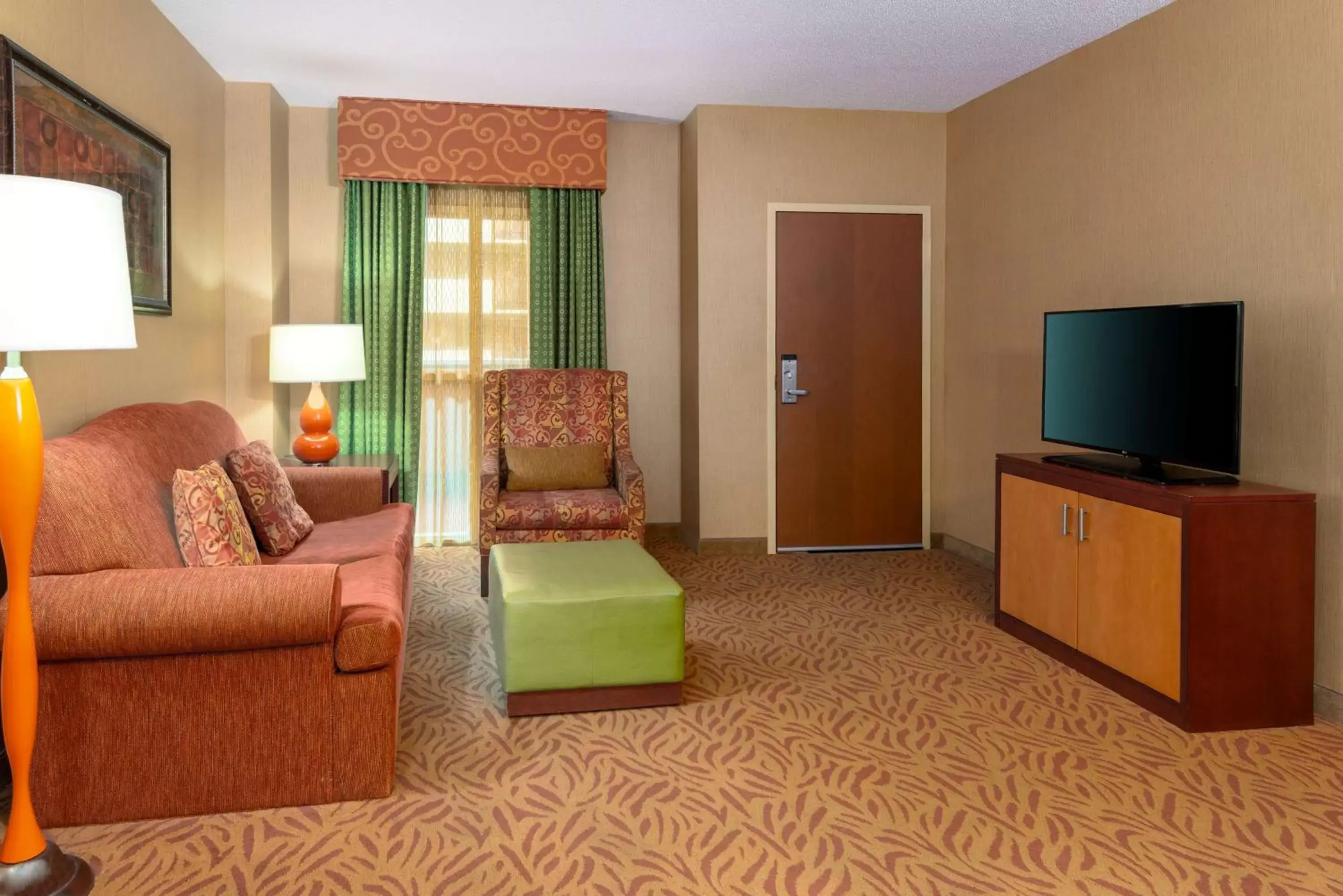 Bedroom, Seating Area in Embassy Suites Omaha- La Vista/ Hotel & Conference Center