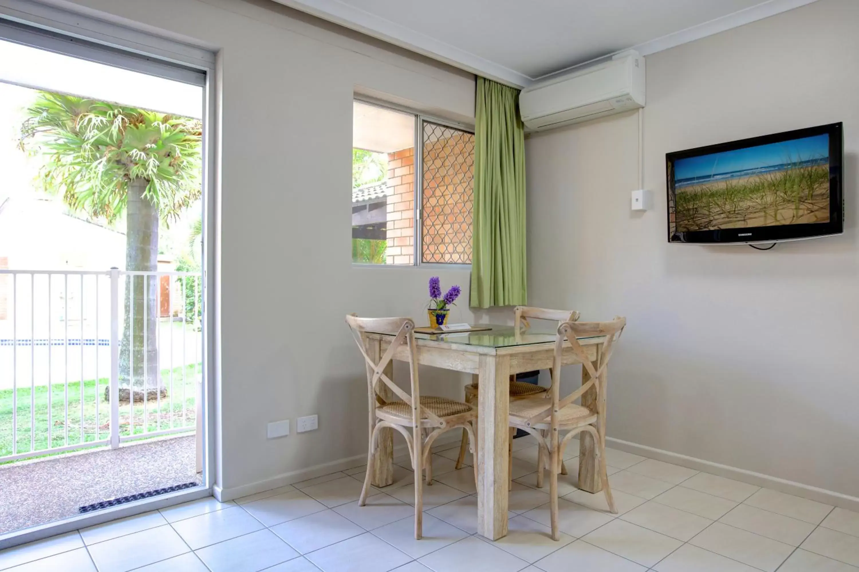 Dining Area in Beachpark Apartments Coffs Harbour