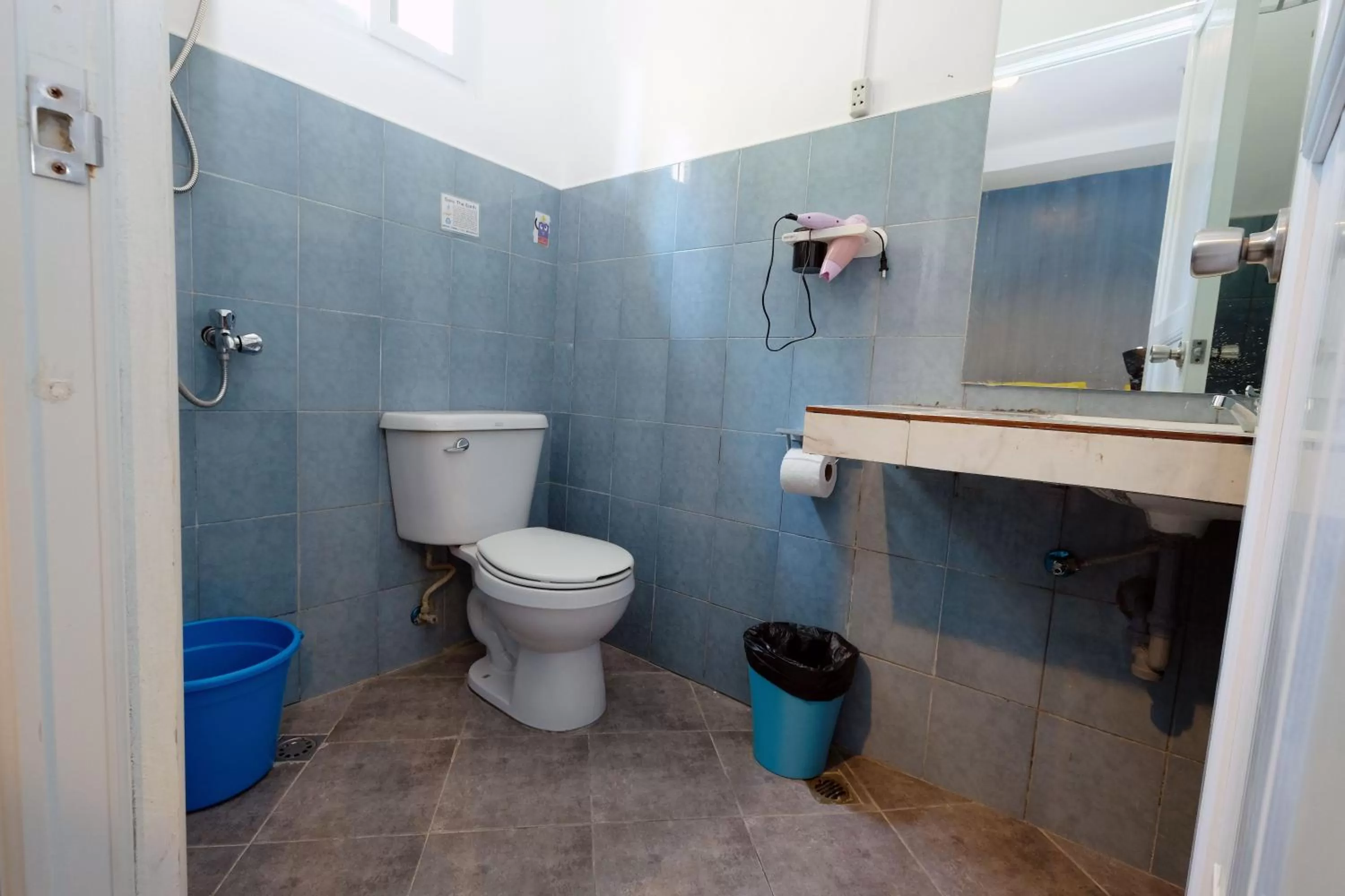 Bathroom in Pescadores Suites Moalboal