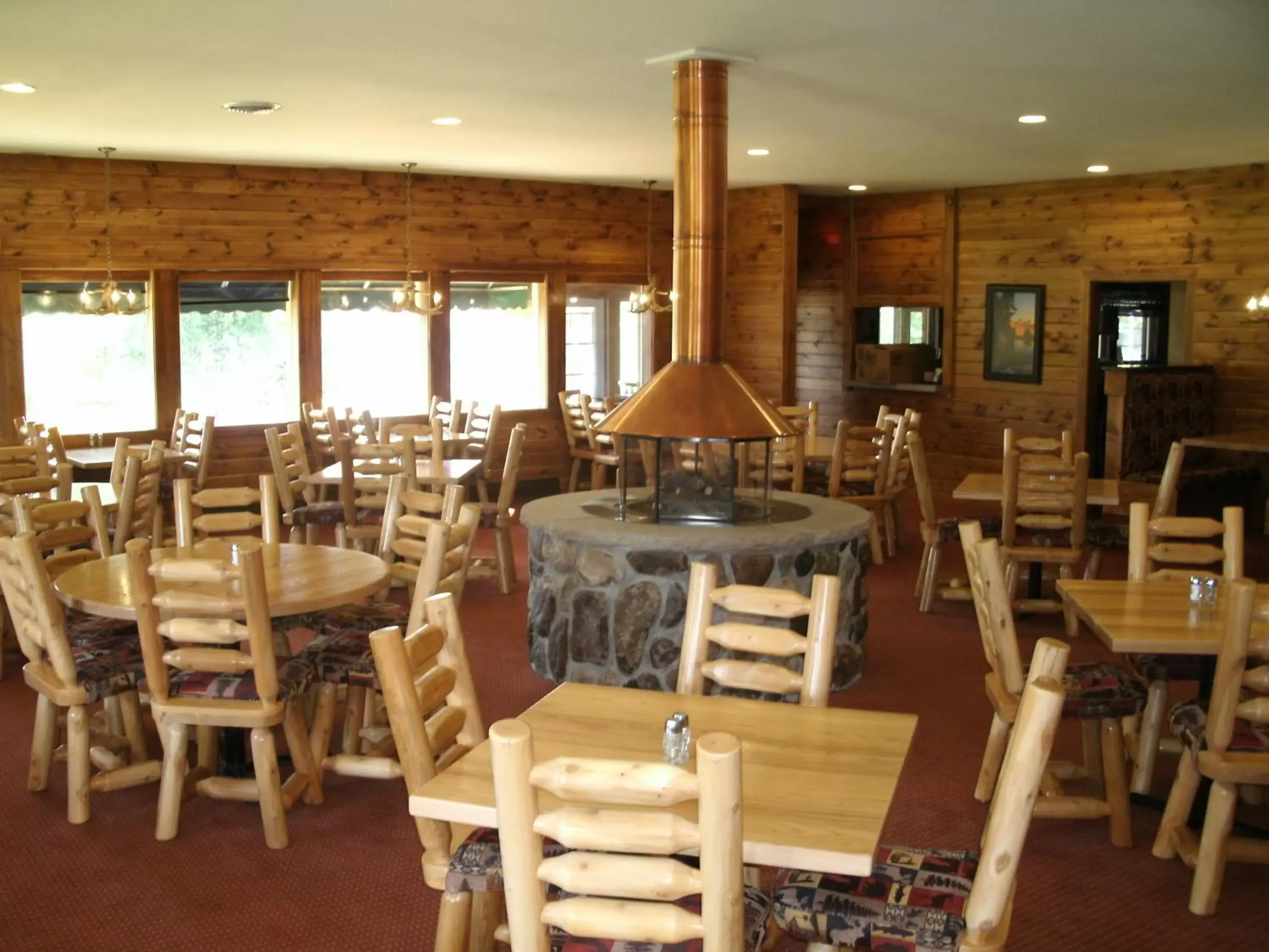 Restaurant/Places to Eat in Eagle River Inn and Resort