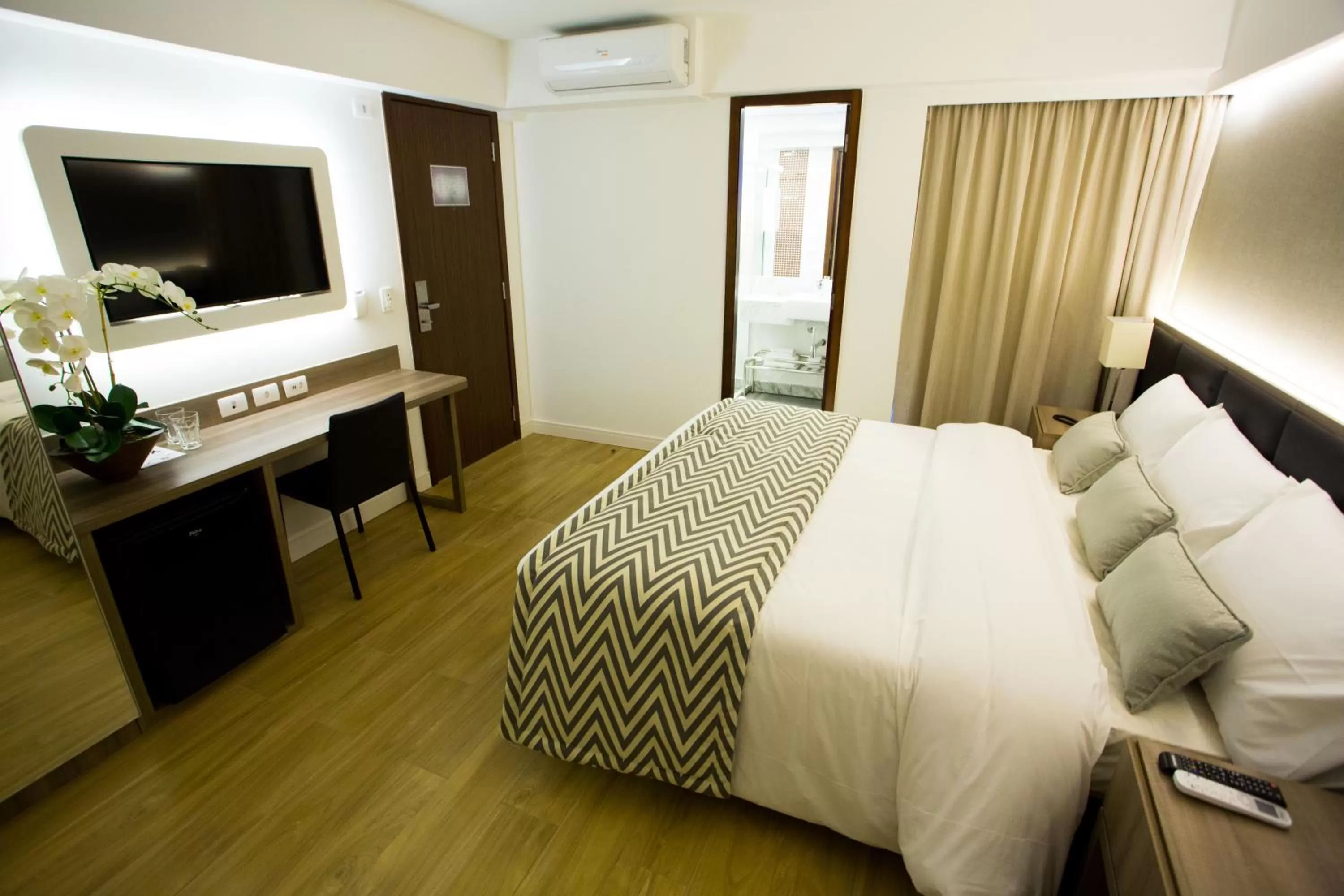 Bed in Royal Regency Palace Hotel