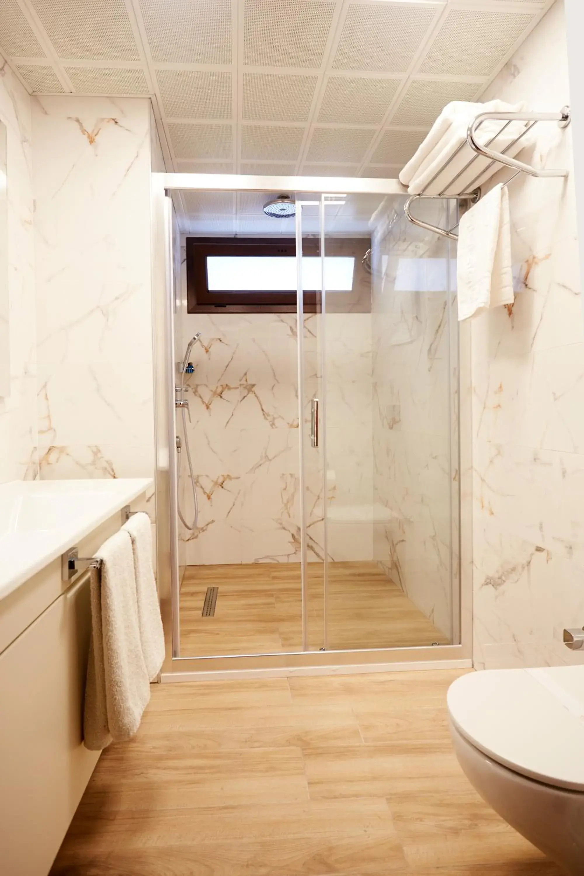 Shower, Bathroom in Mira Hotel Alsancak