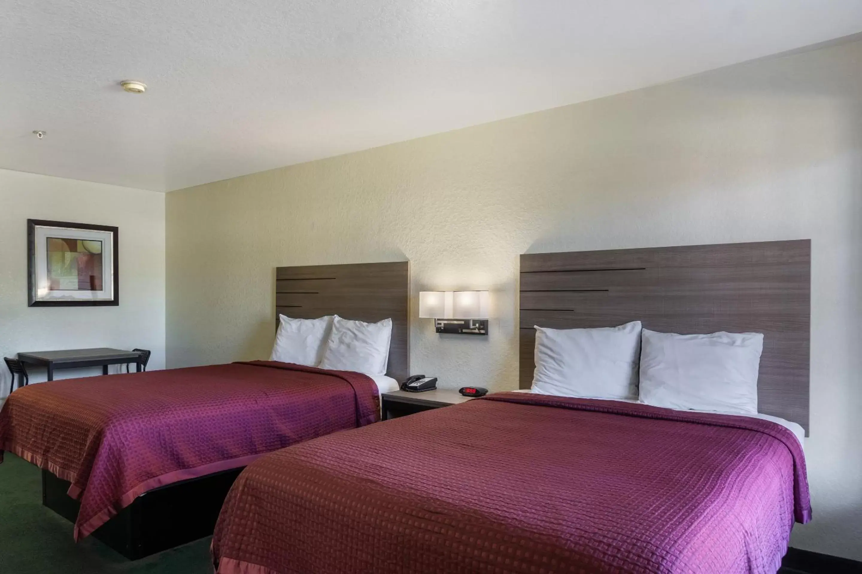 Bedroom, Bed in OYO Inn & Suites Medical Center San Antonio