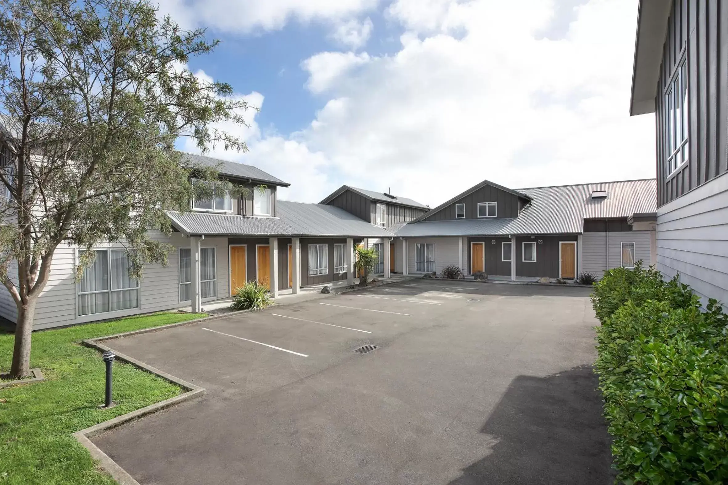 Property Building in Arena Lodge