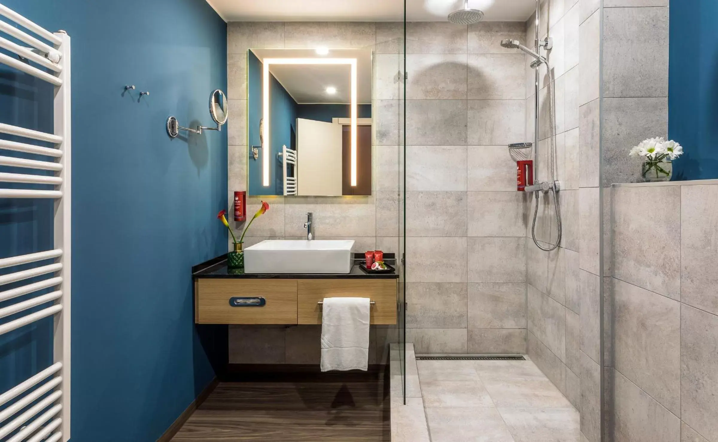Shower, Bathroom in Leonardo Hotel Budapest