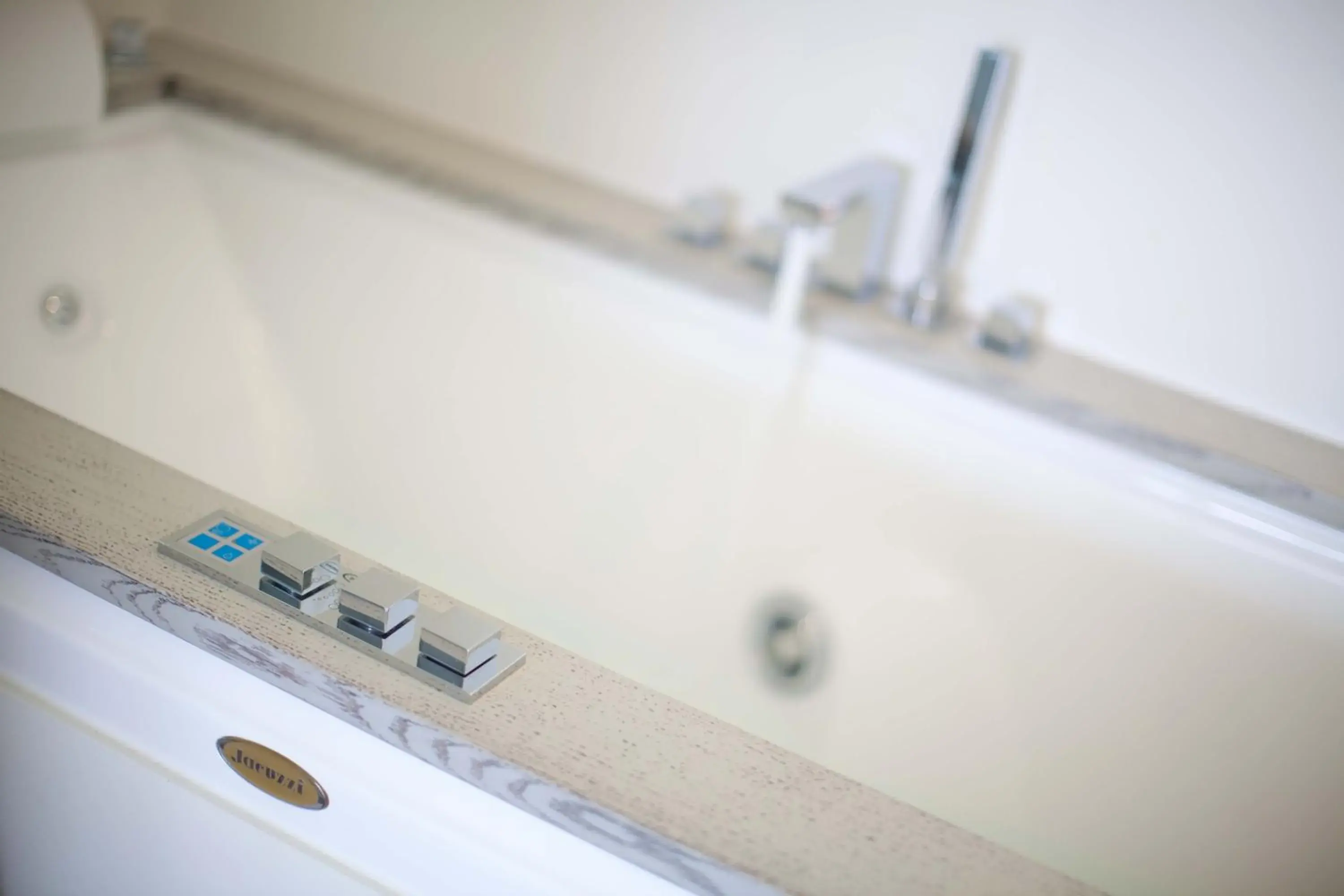 Bathroom in Villa Del Mare Spa Resort