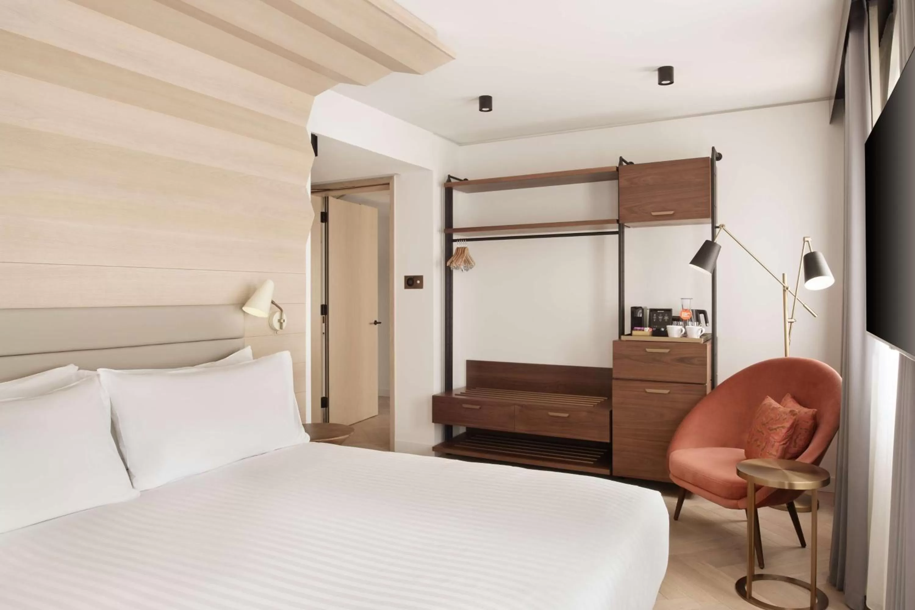 Bed in Canopy by Hilton London City