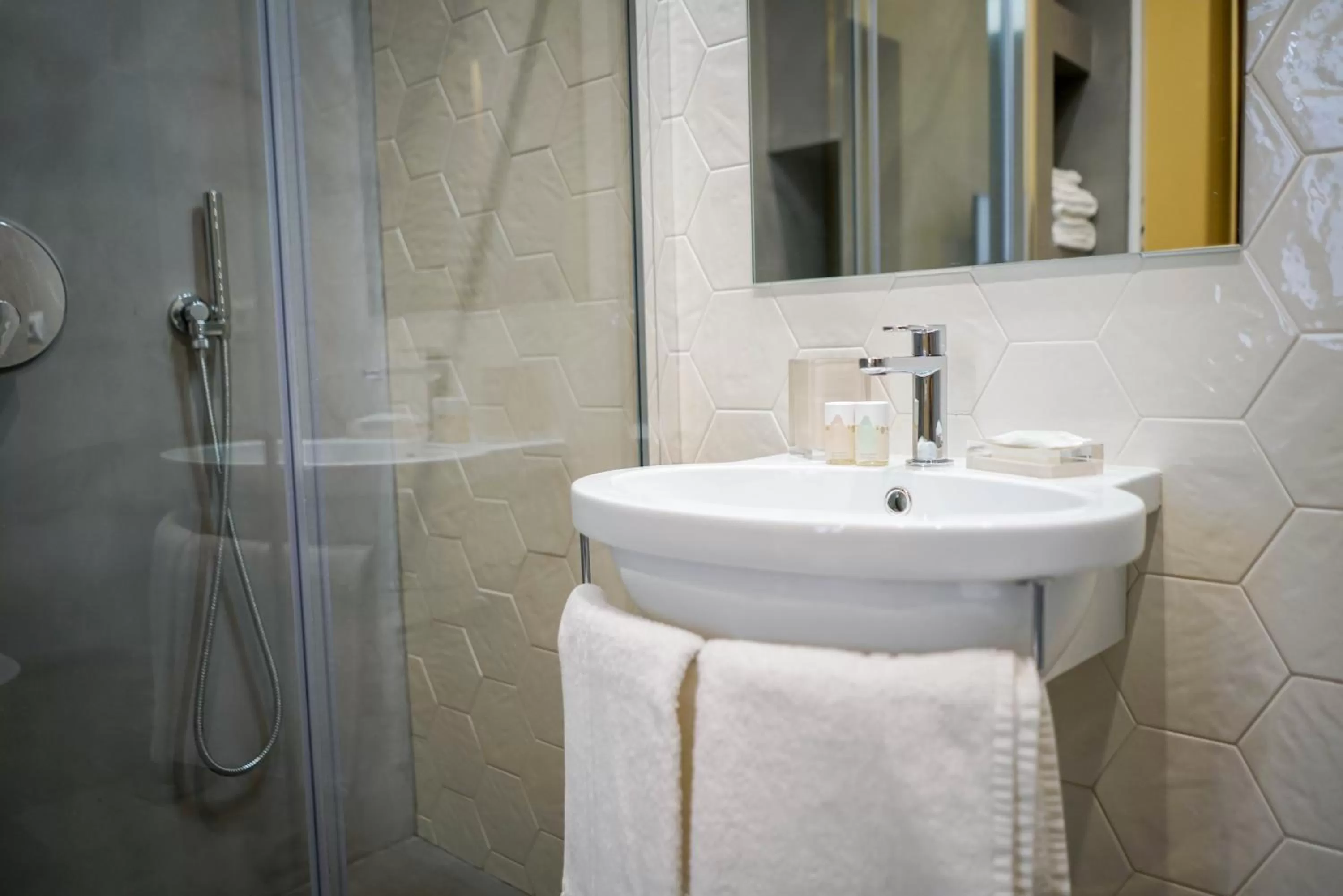 Shower in Palazzo Toledano