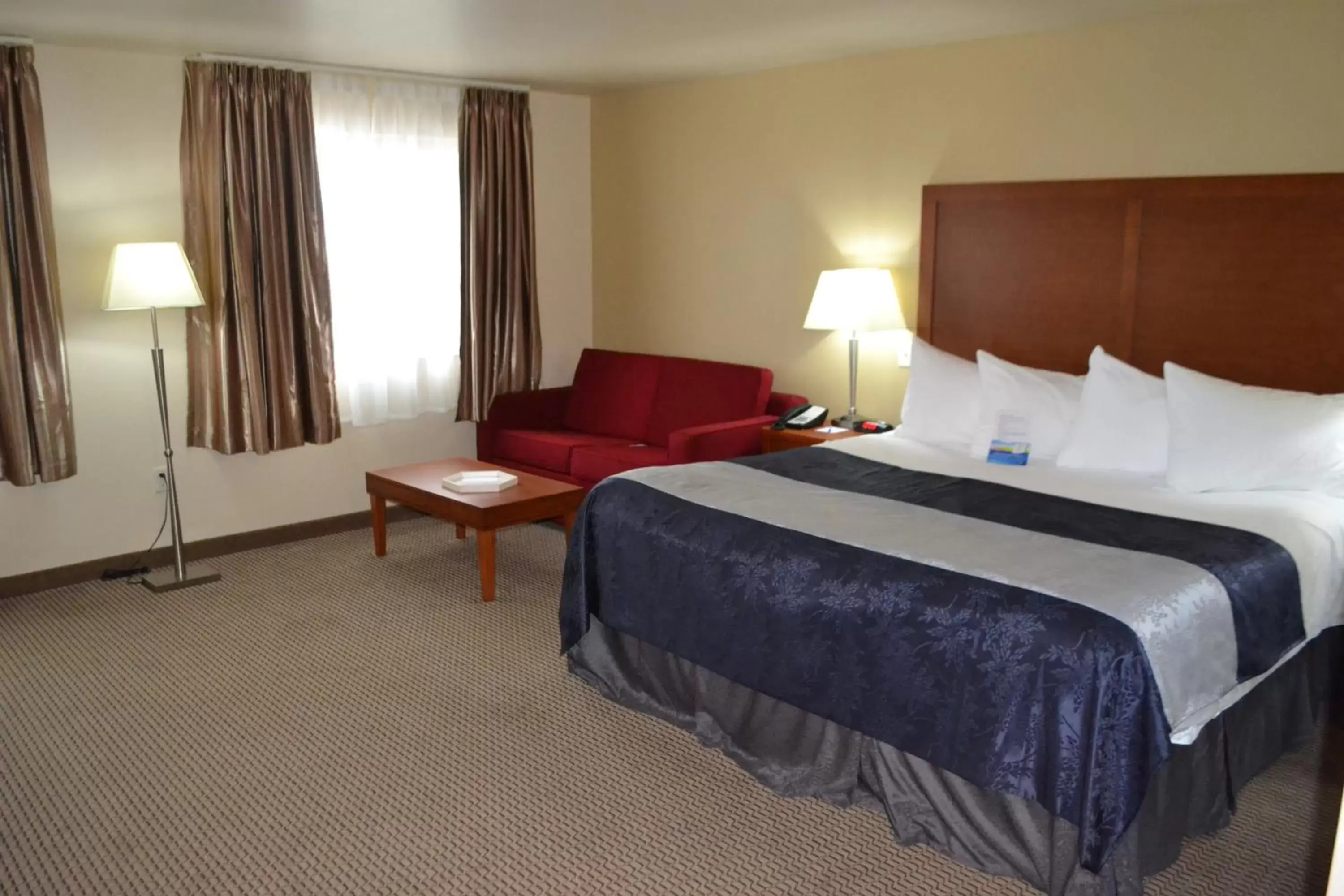 Deluxe King Room - Non-Smoking in Baymont by Wyndham Grand Forks