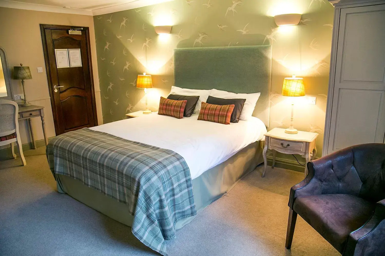 Bedroom, Bed in The Red Lion Hawkshaw