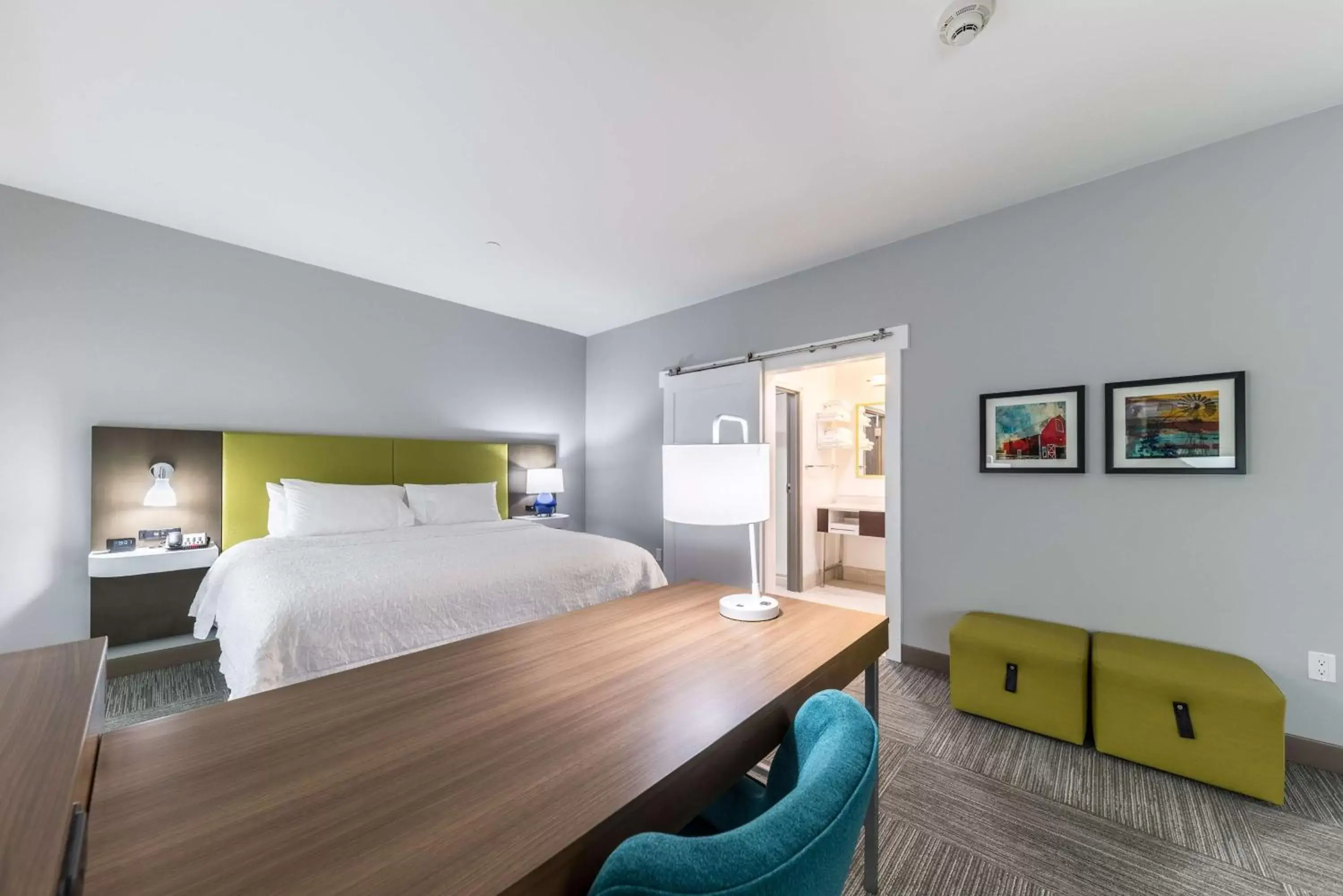 Bedroom, Bed in Hampton Inn & Suites Pryor, Ok