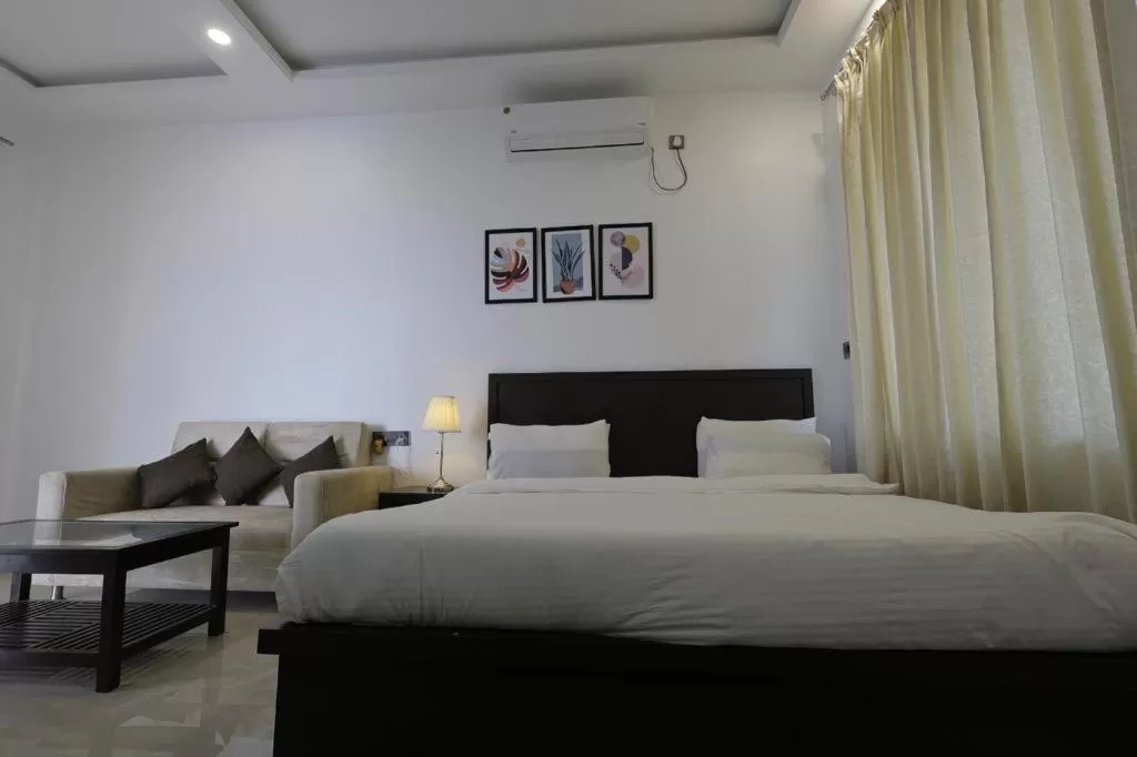 Bed in The White Lotus