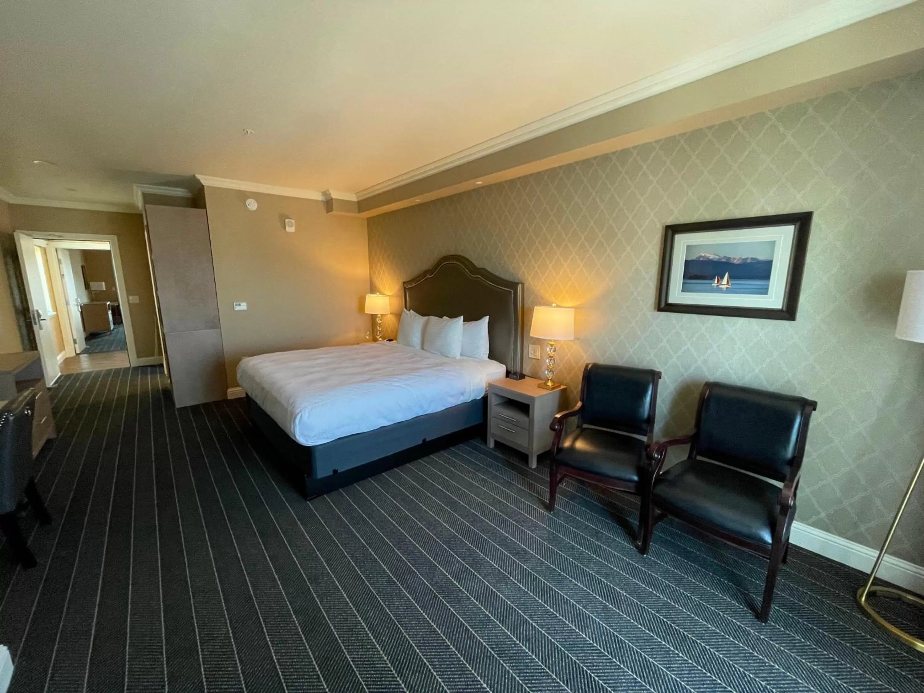 Bed in Majestic Inn and Spa