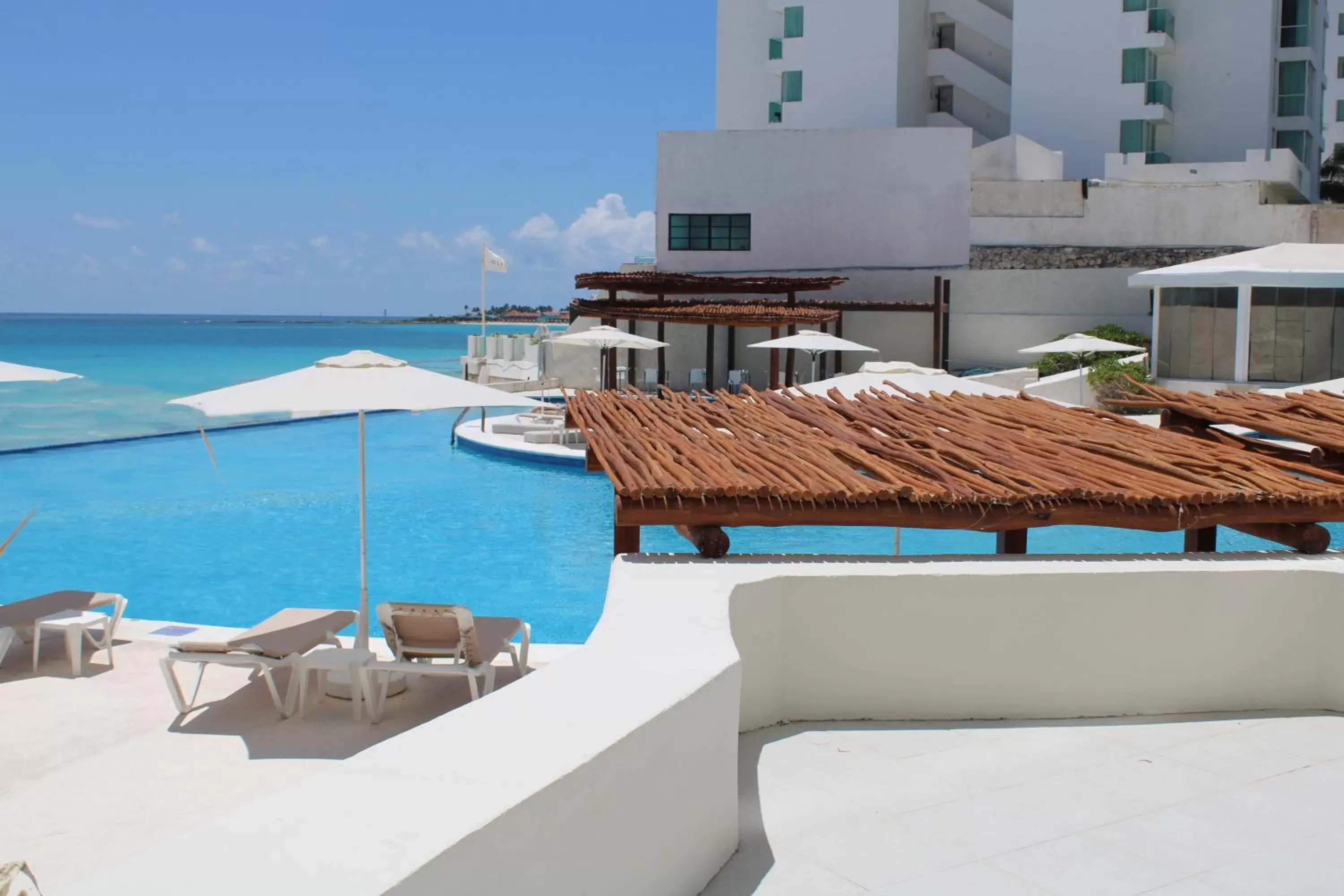 Swimming pool in Cyan Cancun Resort & Spa