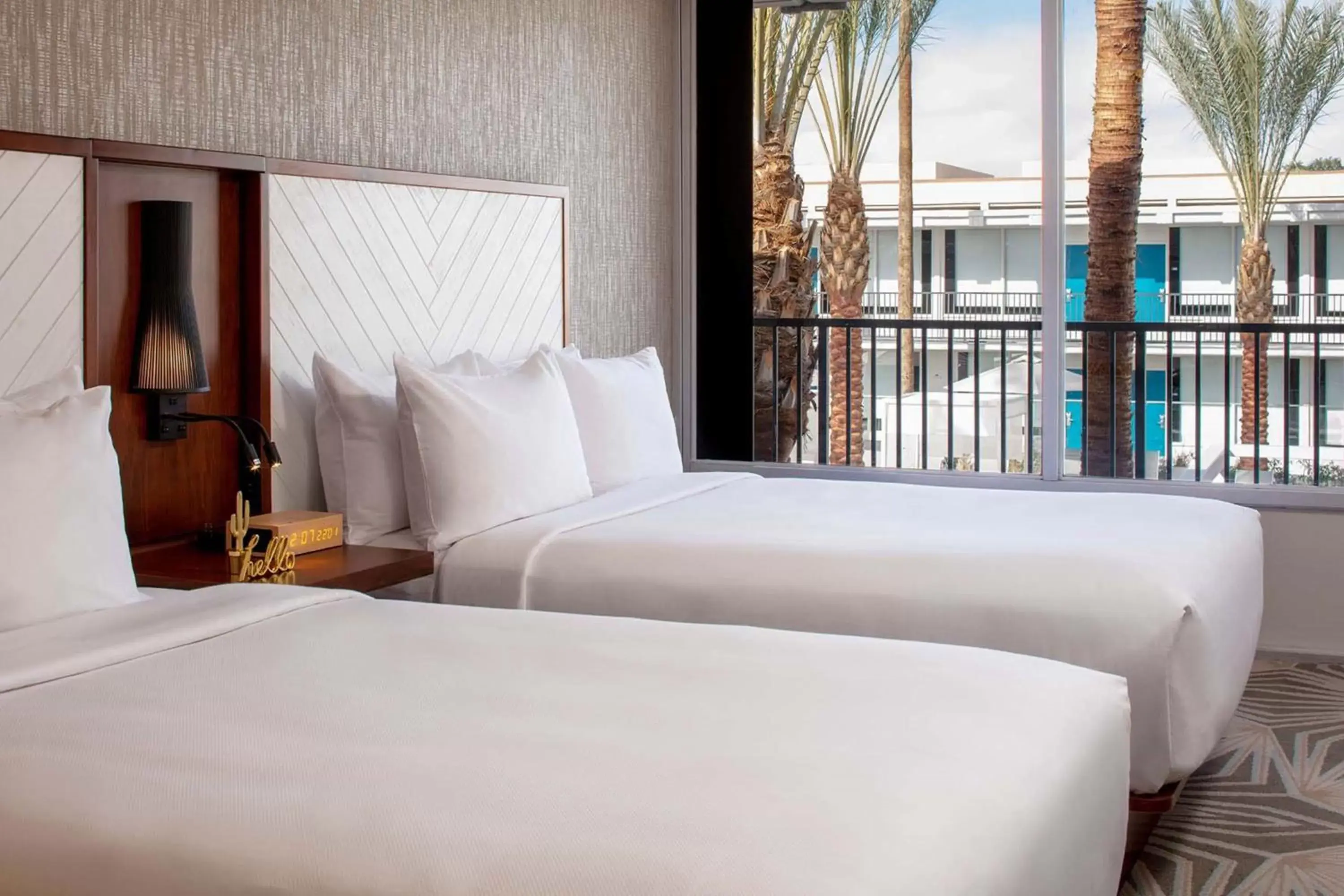 Swimming pool, Bed in Hotel Adeline, Scottsdale, a Tribute Portfolio Hotel