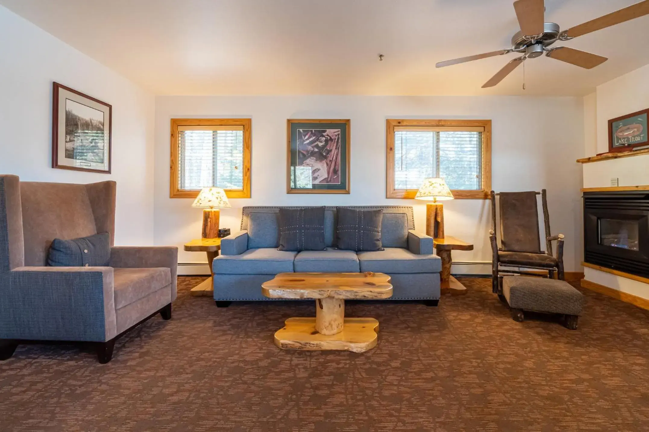 Seating Area in Red Wolf Lakeside Lodge