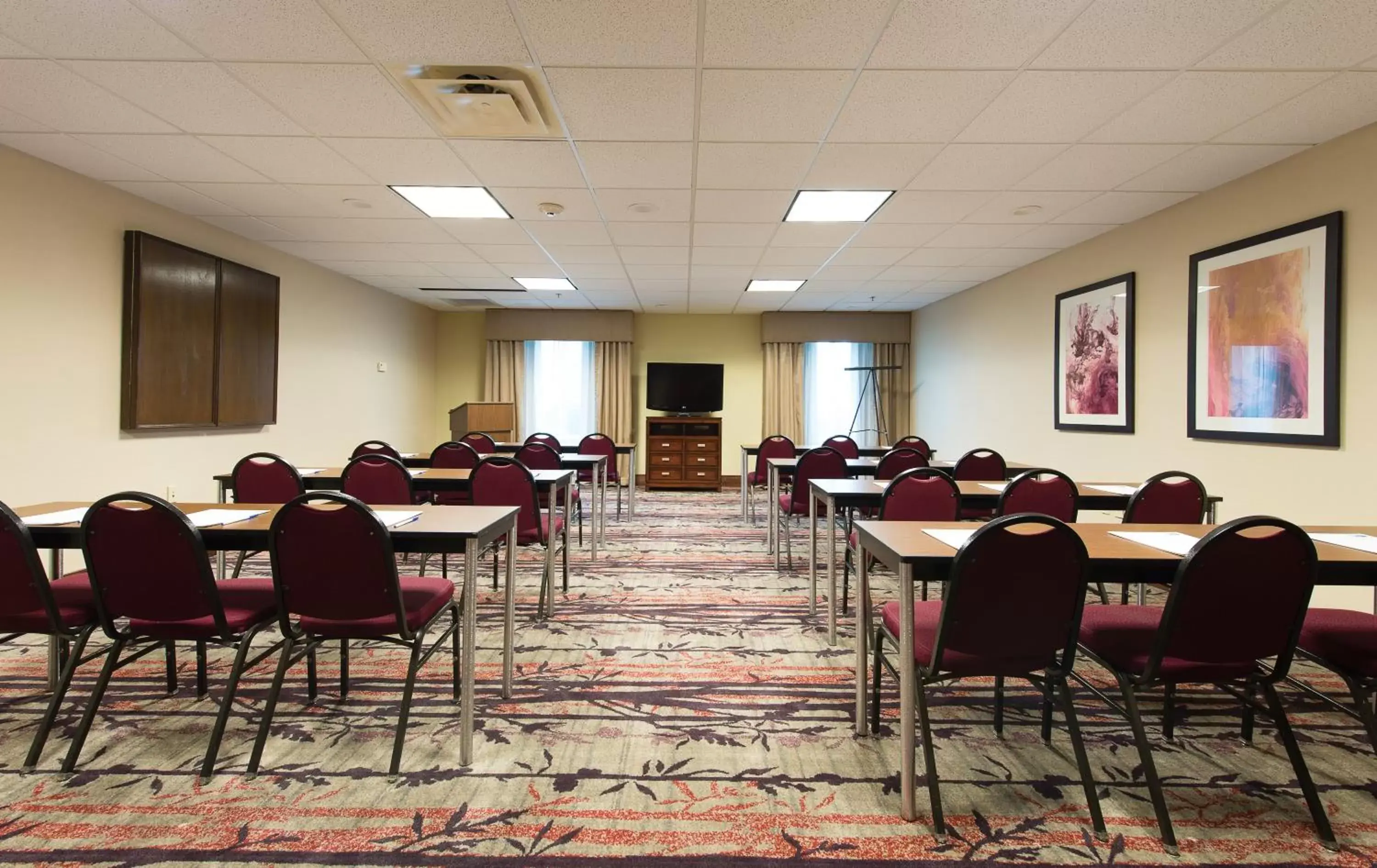 Meeting/conference room in Holiday Inn Express & Suites Walterboro, an IHG Hotel