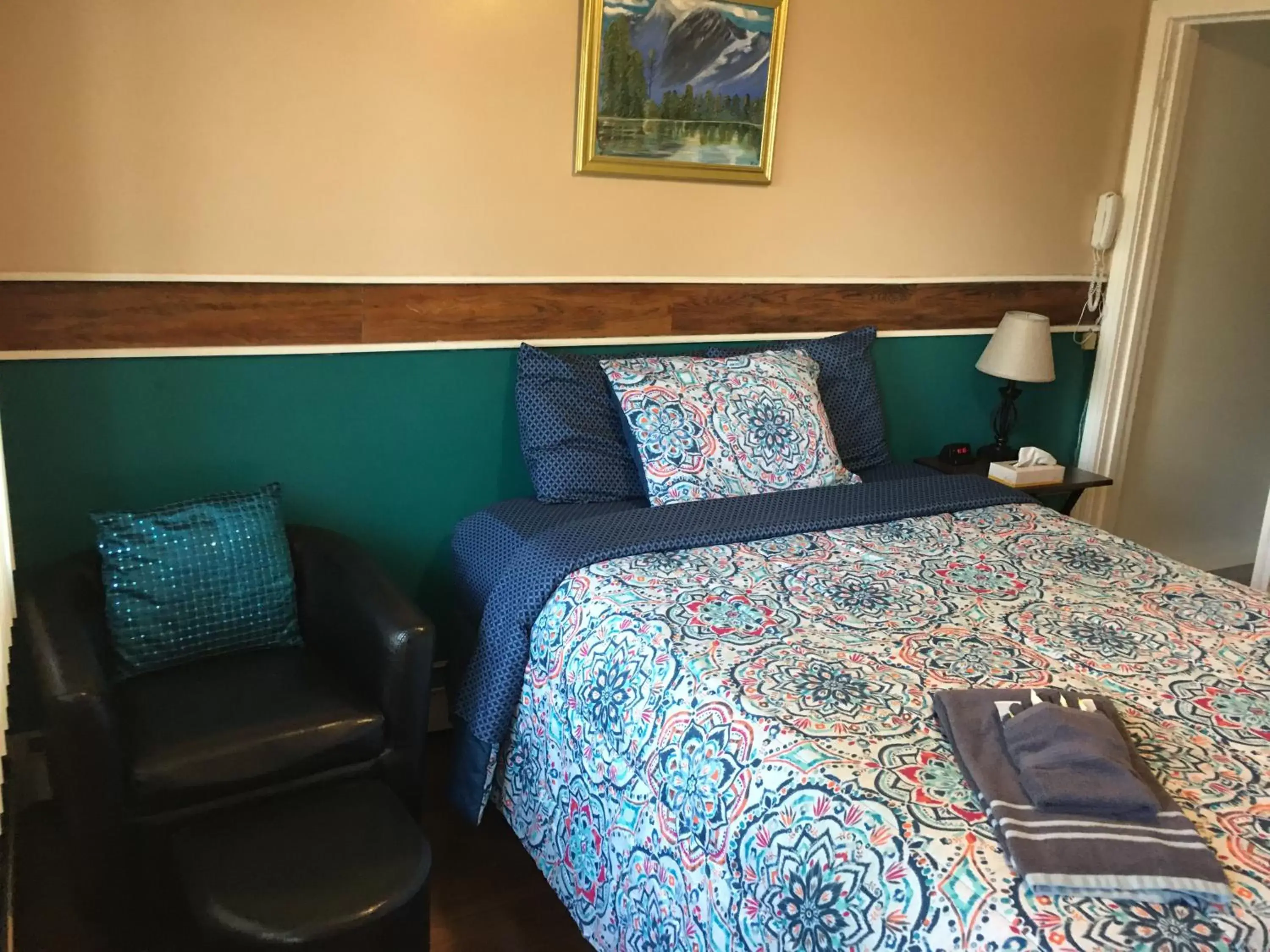 Bed in Big Bear Lodge