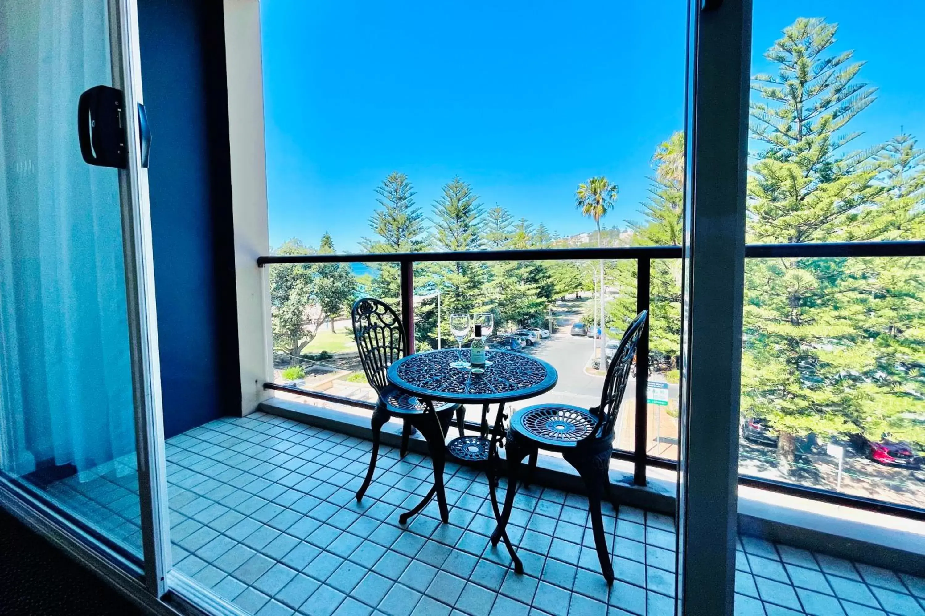 View (from property/room), Balcony/Terrace in Coogee Sands Hotel & Apartments
