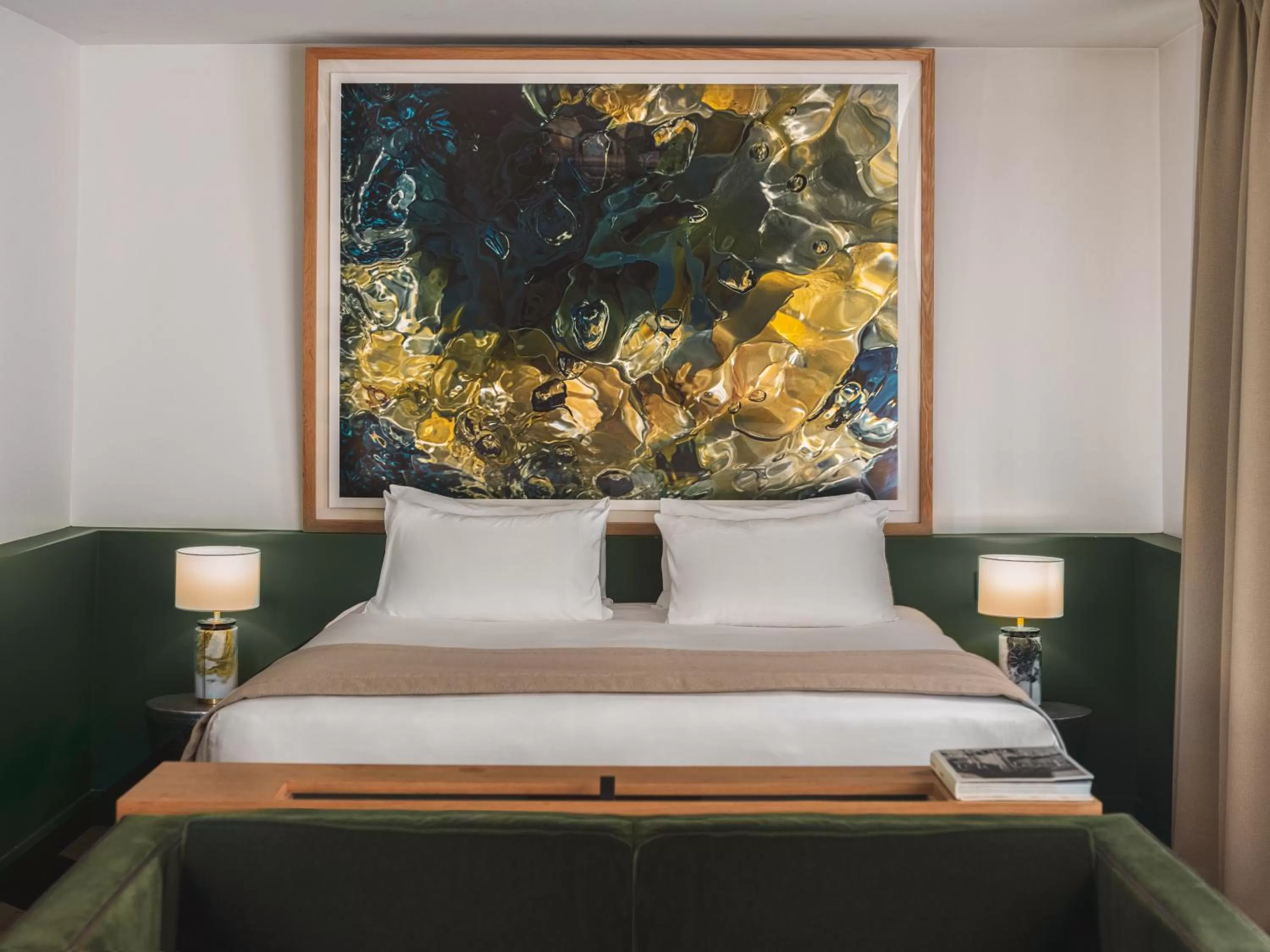 Bed in Le Rayz Vendome