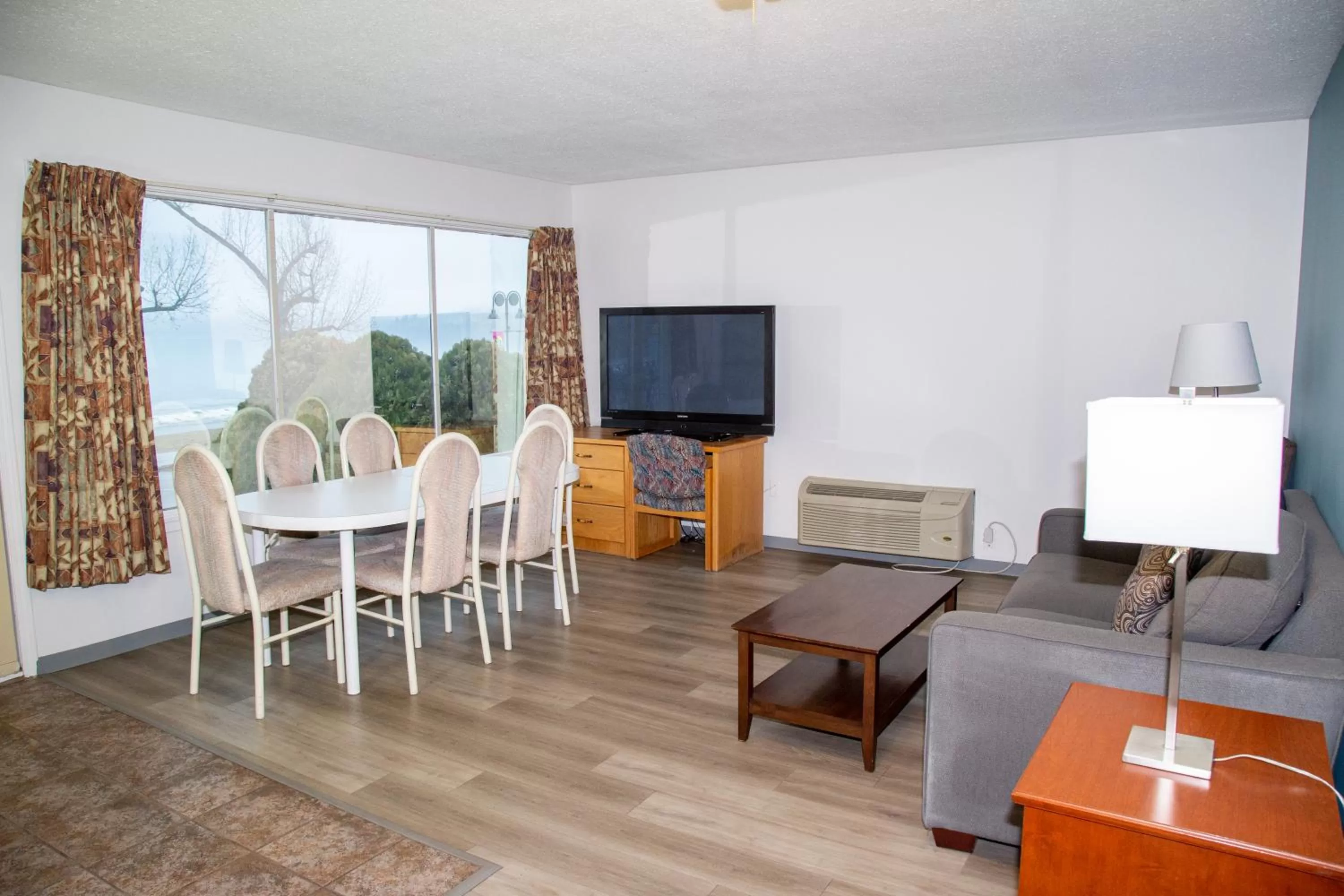 TV and multimedia in Spanish Villa Resort