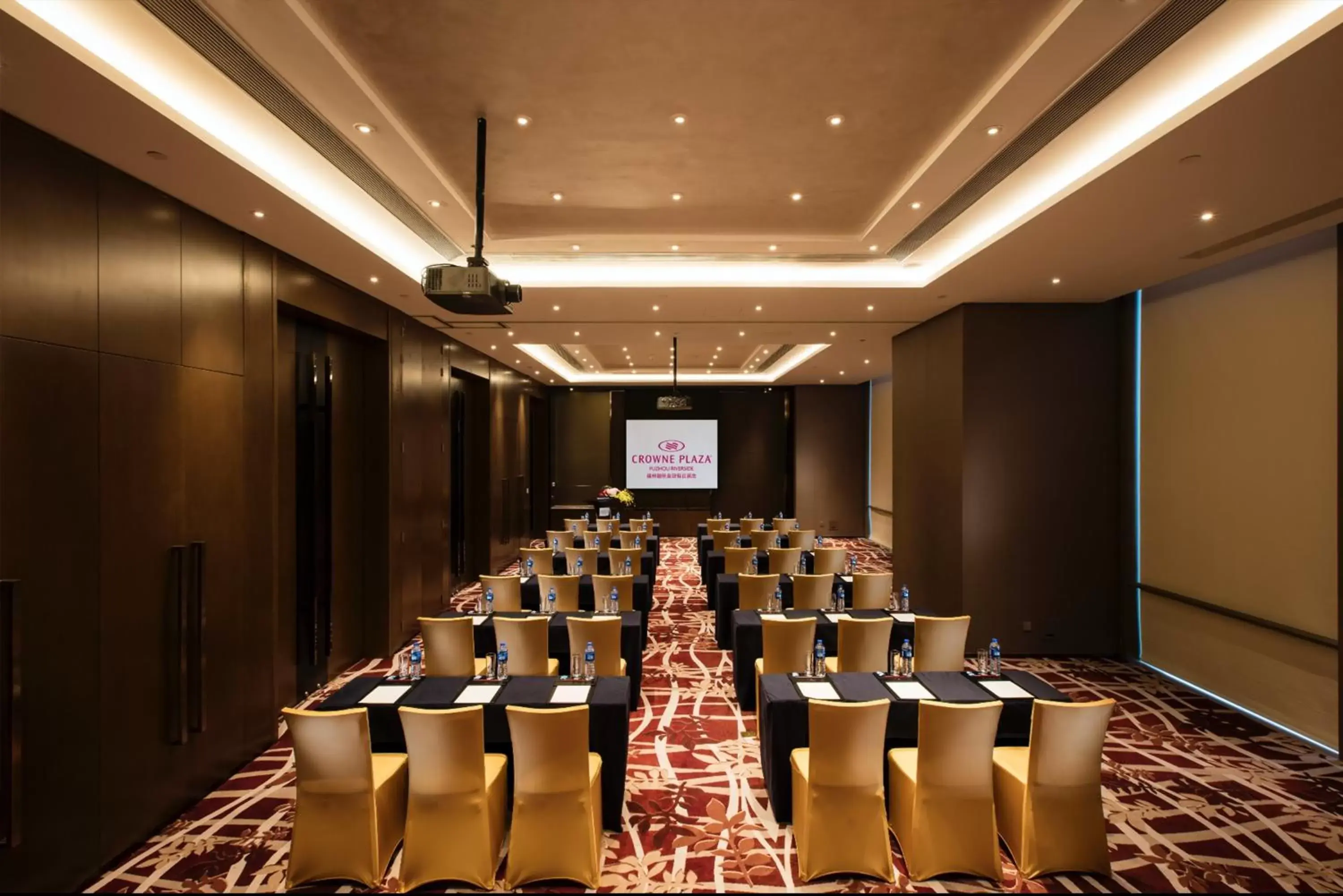 Meeting/conference room in Crowne Plaza Fuzhou Riverside, an IHG Hotel