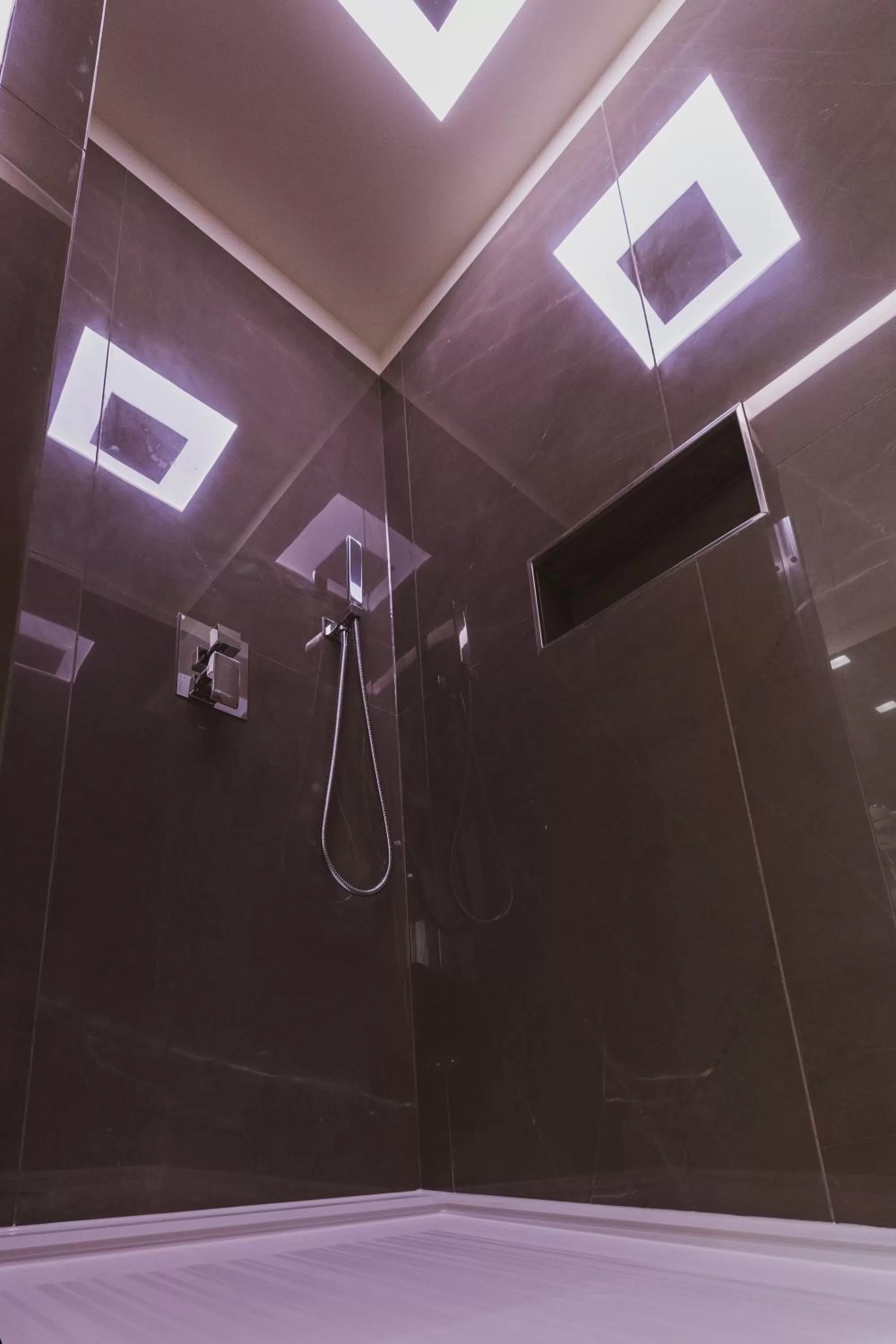 Shower in Callistos Hotel & Spa