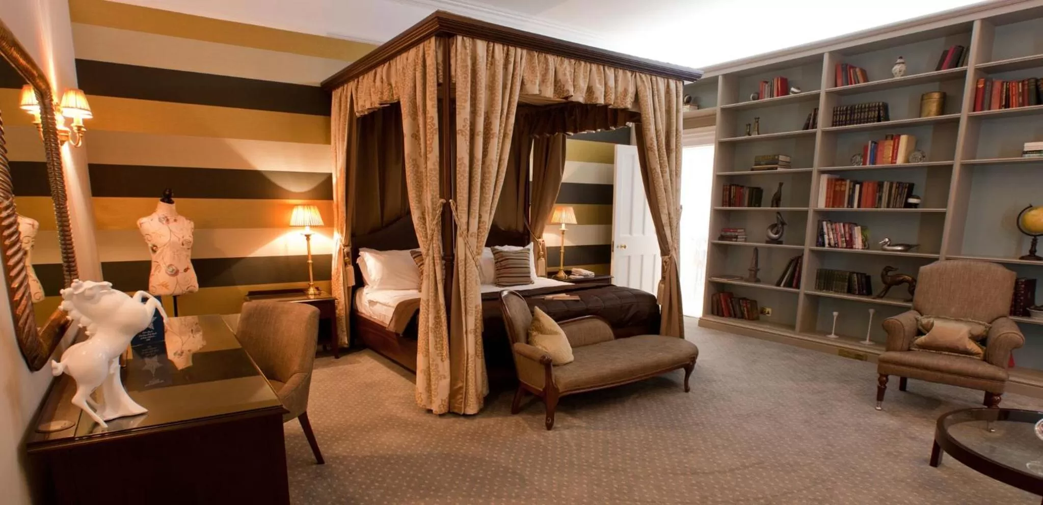 Garden view, Bed in The Welcombe Golf & Spa Hotel