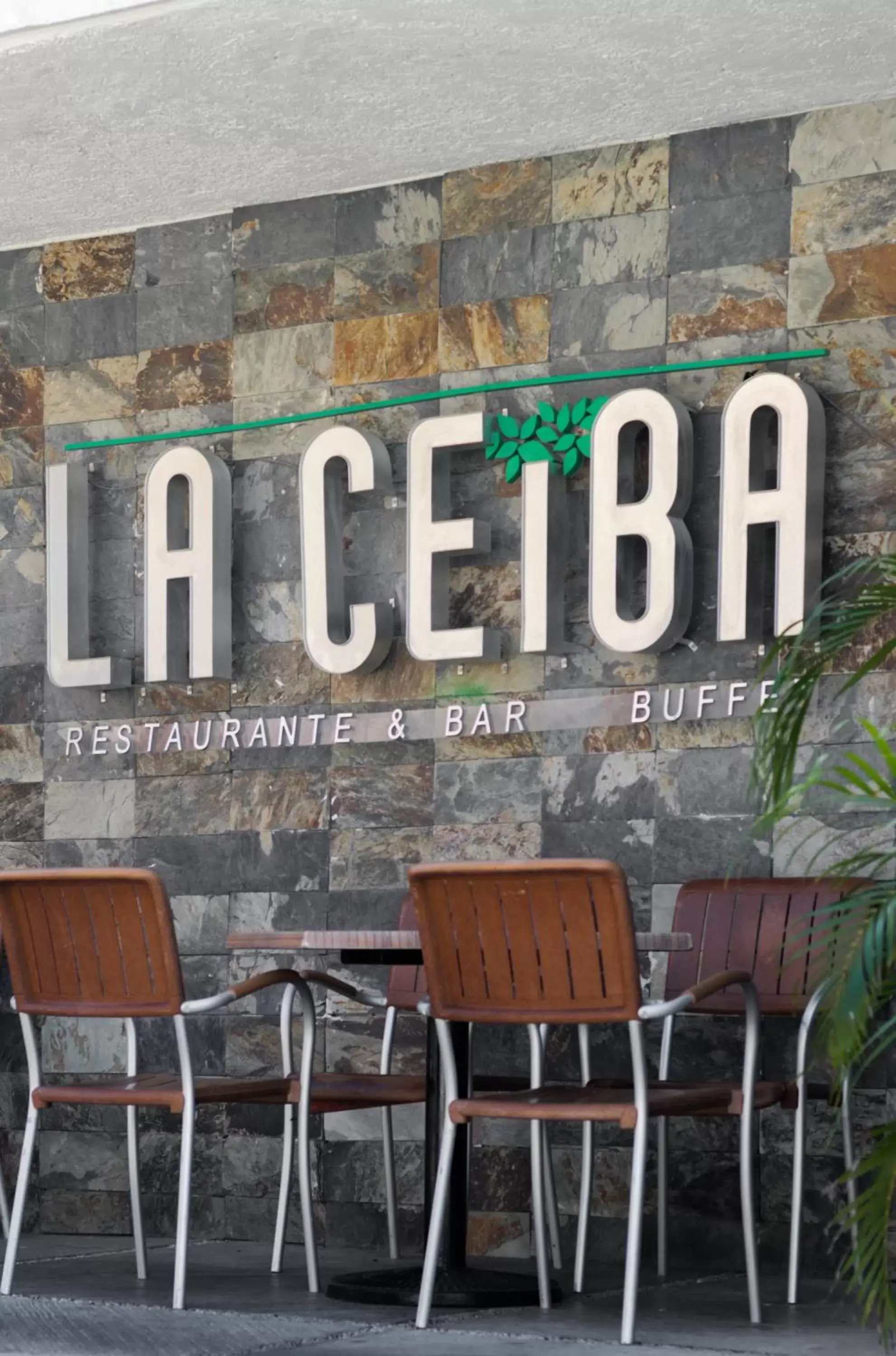 Restaurant/places to eat in Tukan Hotel Playa del Carmen Restaurant/places to eat in Tukan Hotel Playa del Carmen