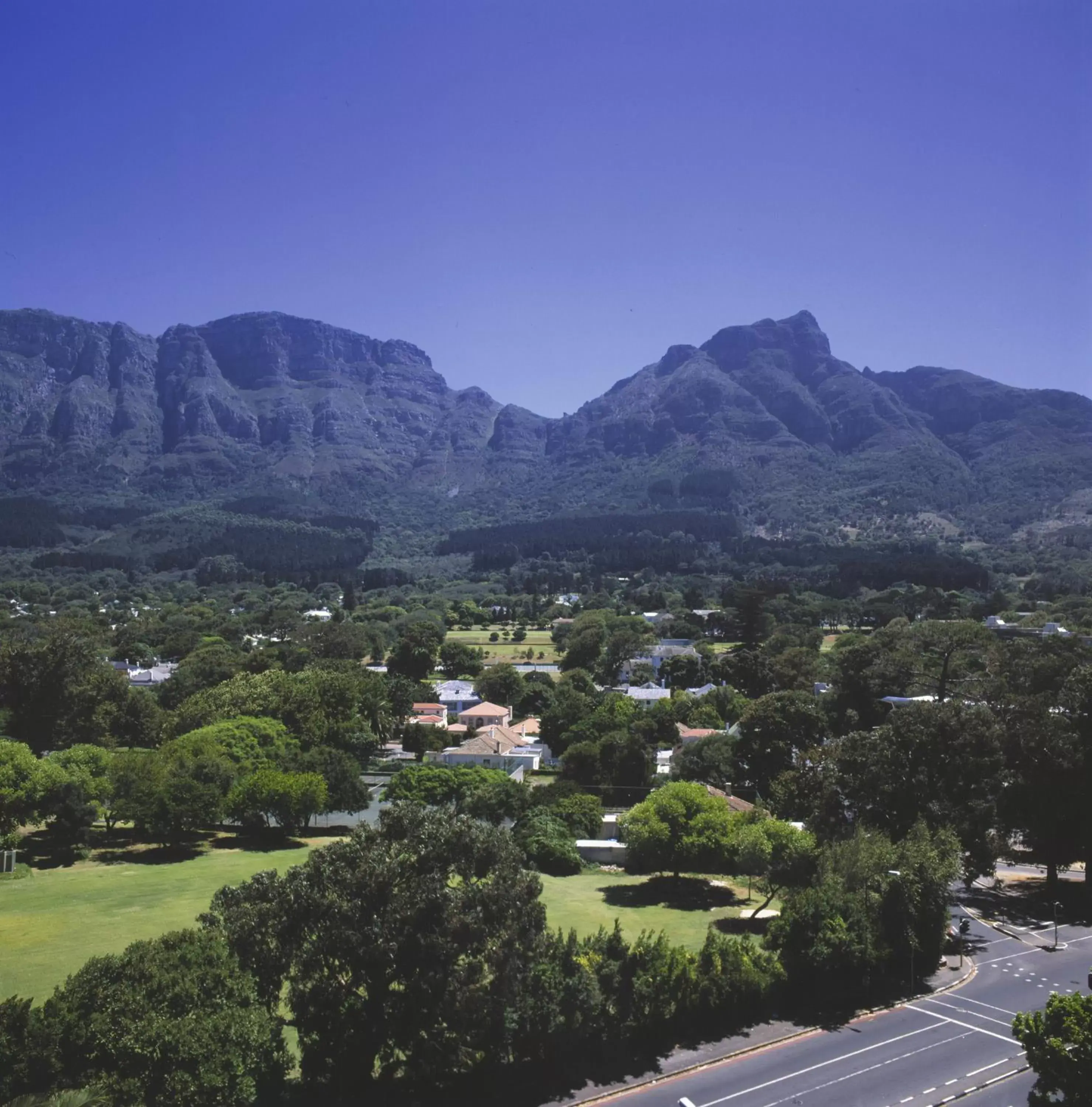 Bird's eye view, Bird's-eye View in Southern Sun Newlands