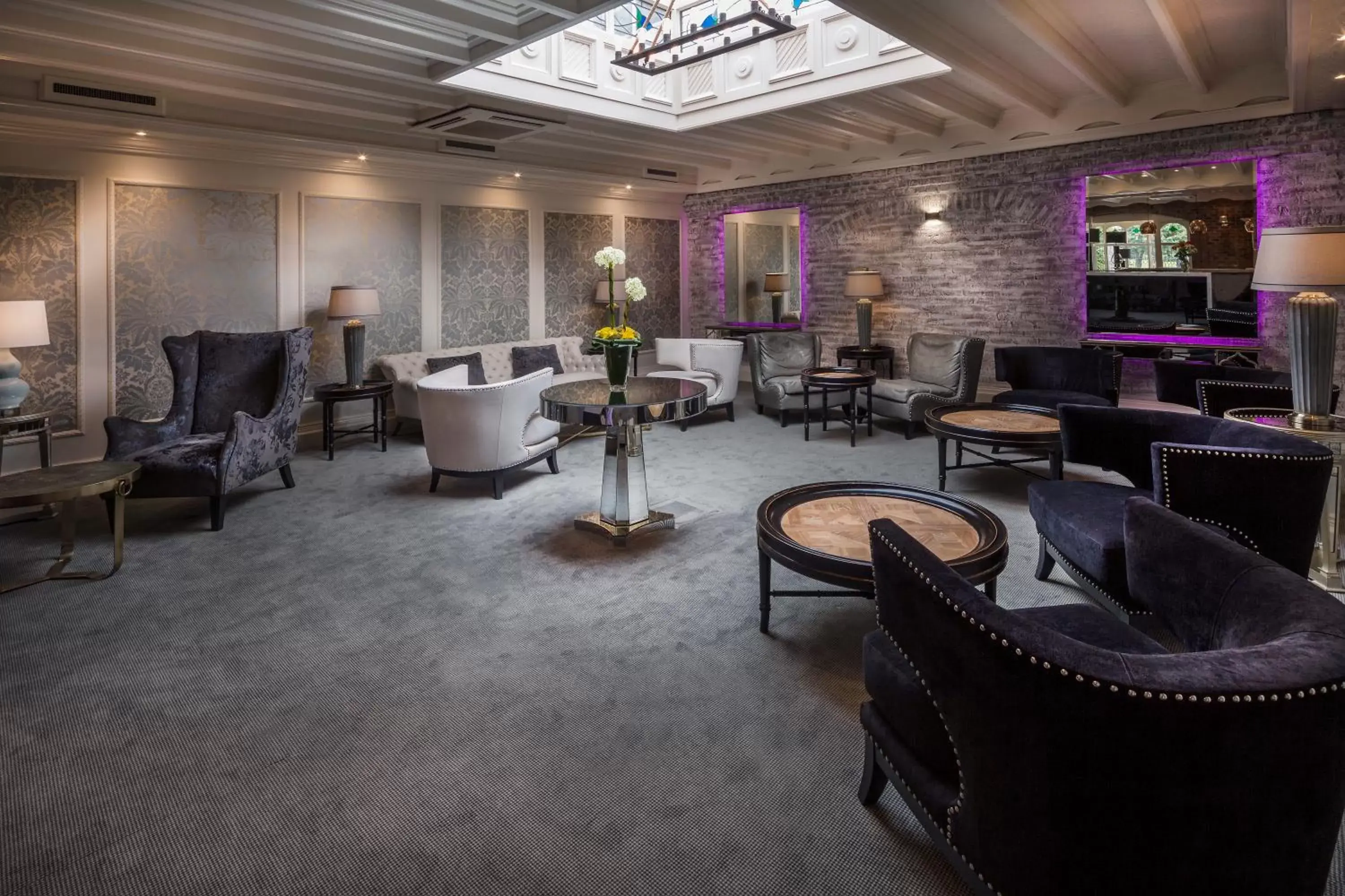 Lounge or bar, Lounge/Bar in Treacys Oakwood Hotel