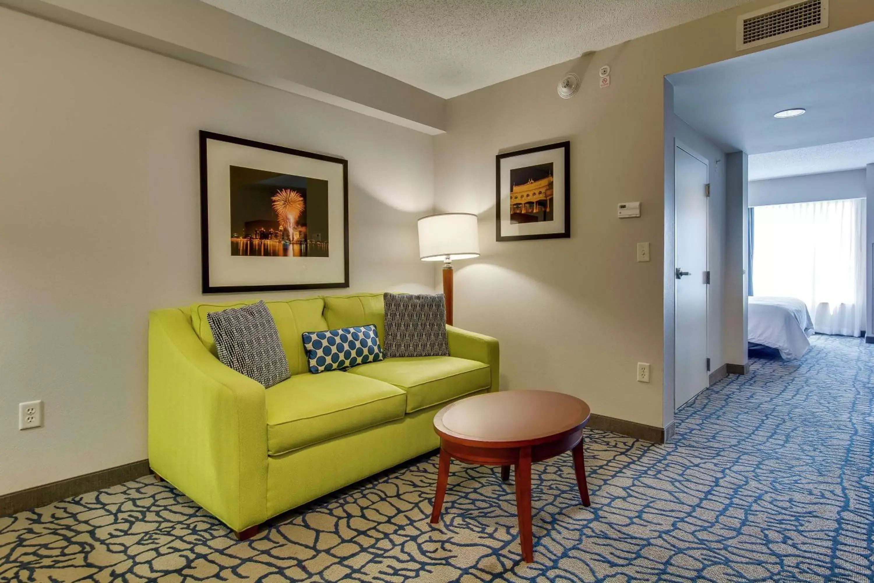 Living room, Seating Area in Hilton Garden Inn Louisville-Northeast