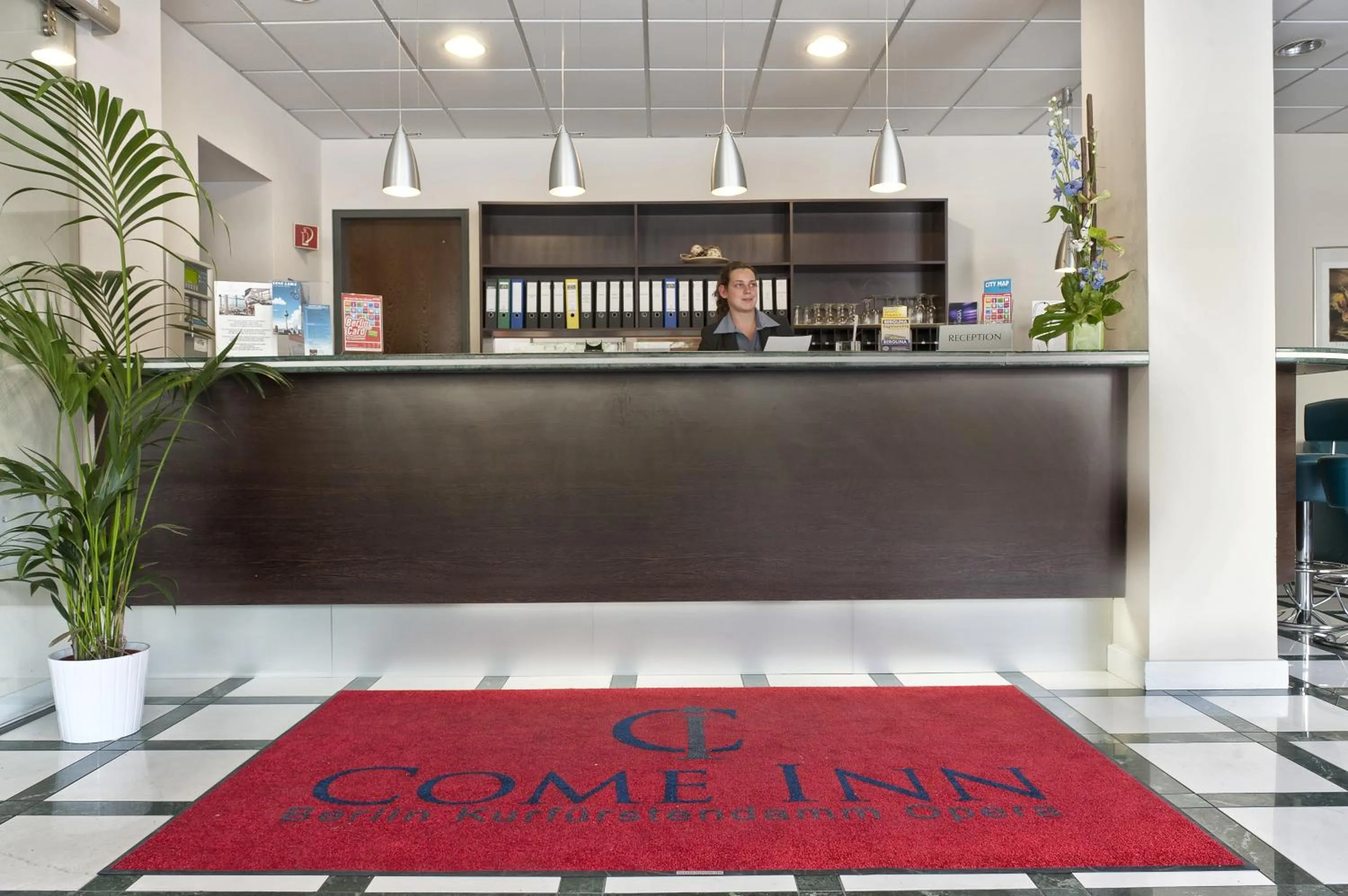 Lobby or reception in Come Inn Berlin Kurfürstendamm