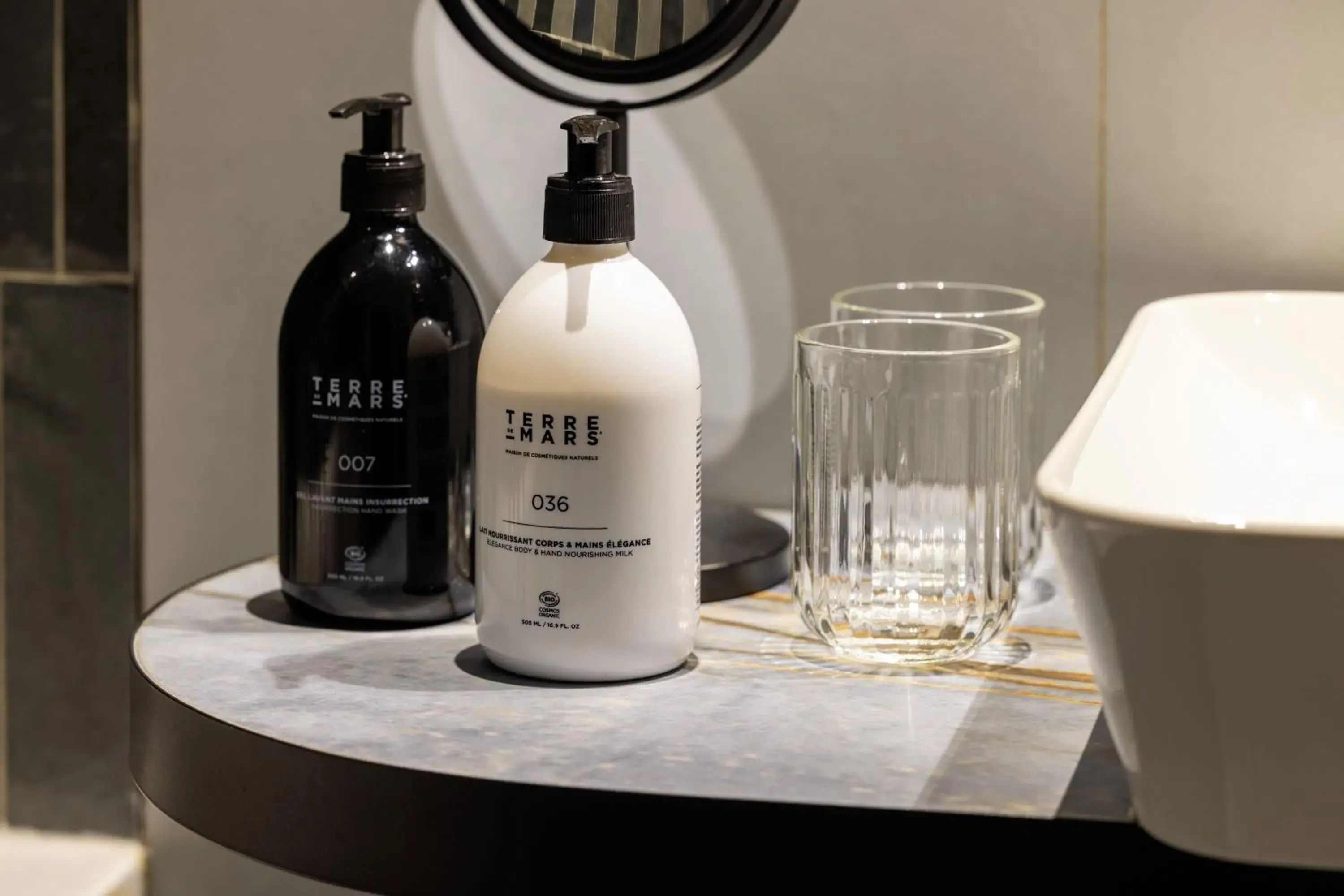 Food and drinks in Hotel L de Lutece - Notre-Dame Food and drinks in Hotel L de Lutece - Notre-Dame