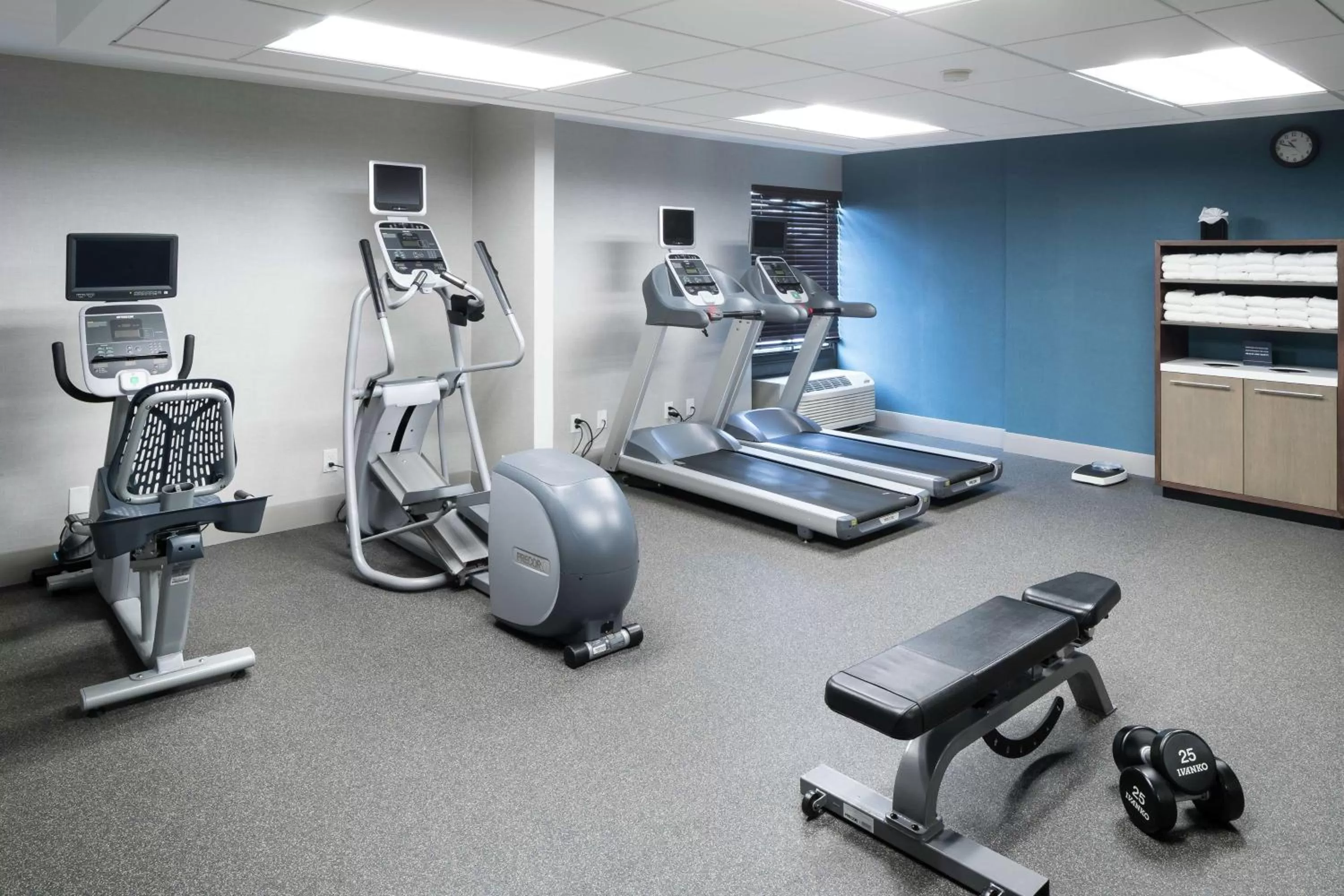 Fitness centre/facilities in Hampton Inn Los Angeles Santa Clarita