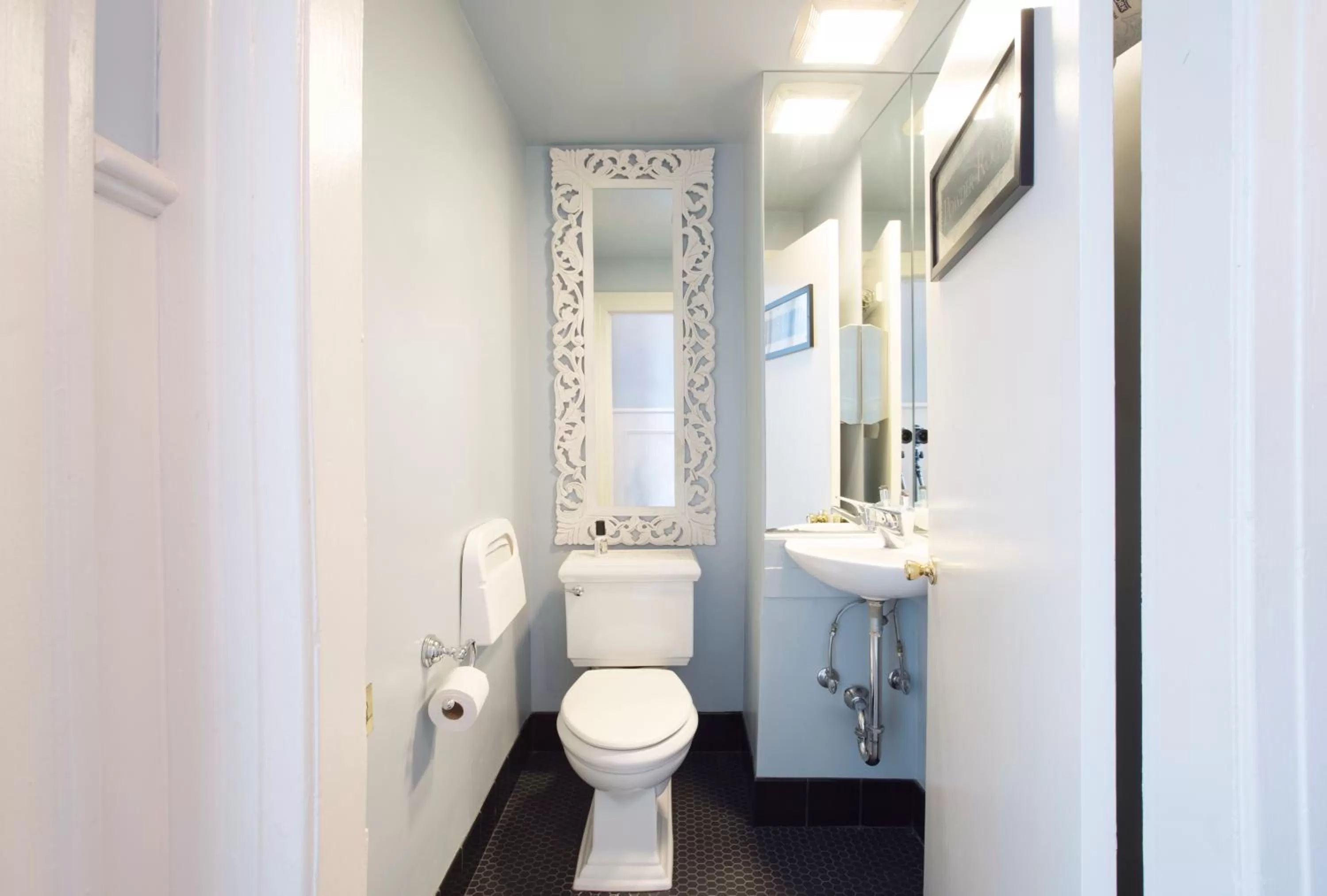 Toilet in Ballard Inn