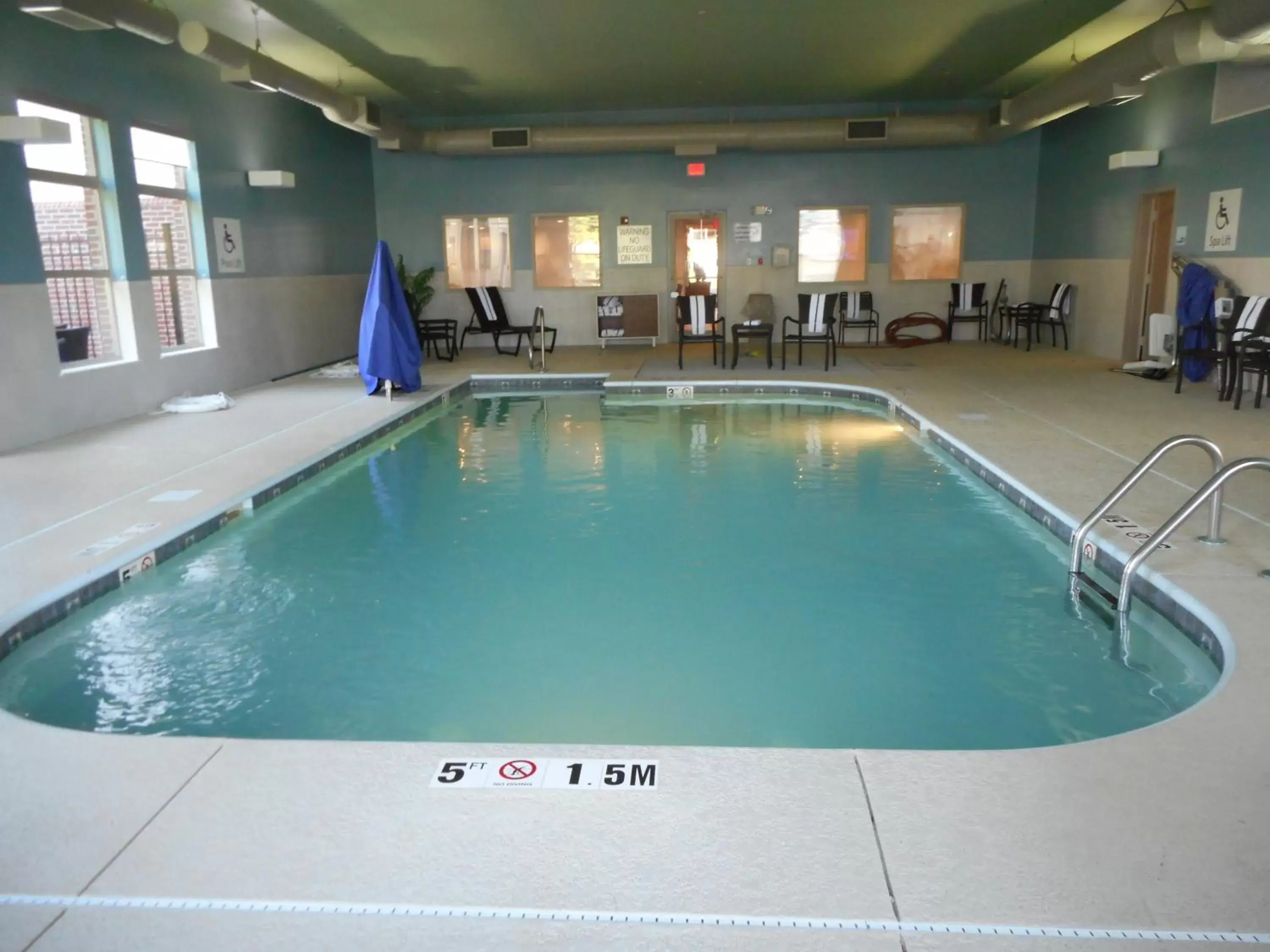 Swimming Pool in Holiday Inn Express Fairfield, an IHG Hotel